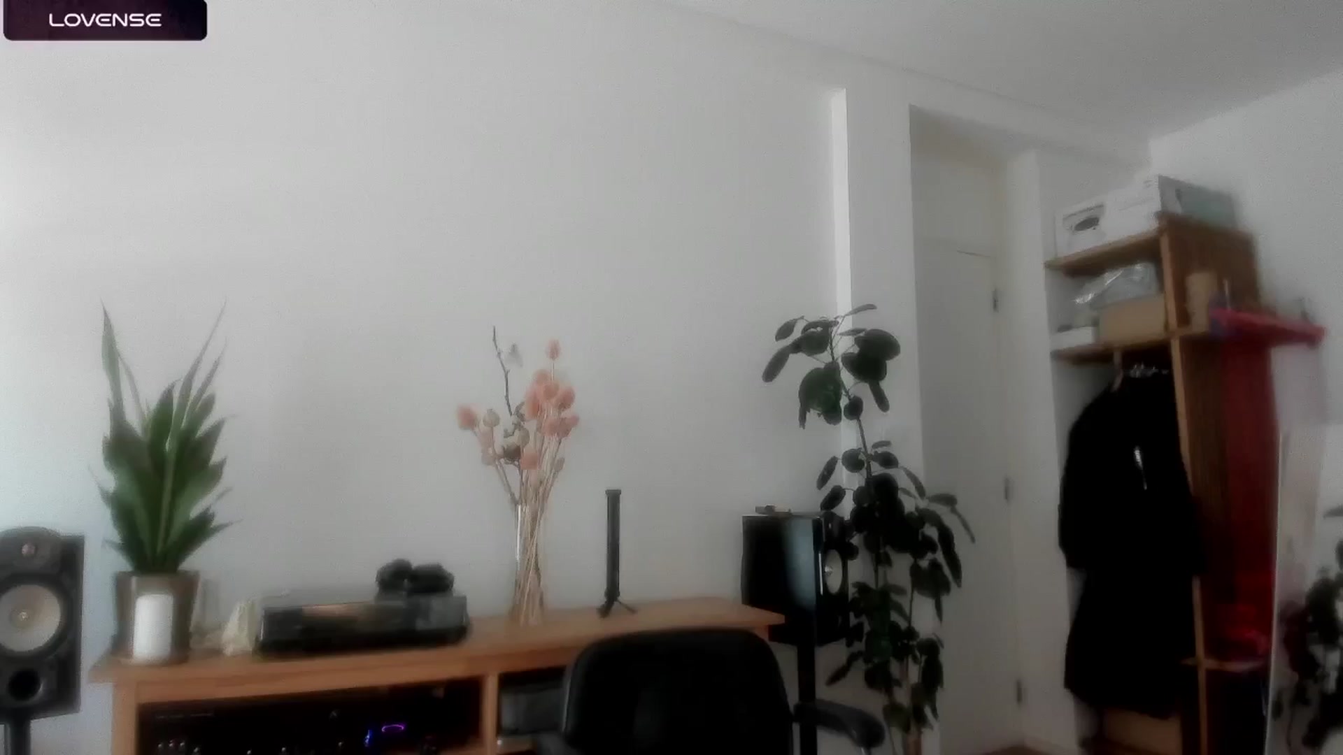 Gallery image thumbnail from wondertea's myfreecams stream on, 02/20/2025, 13:29 image 4 of 20