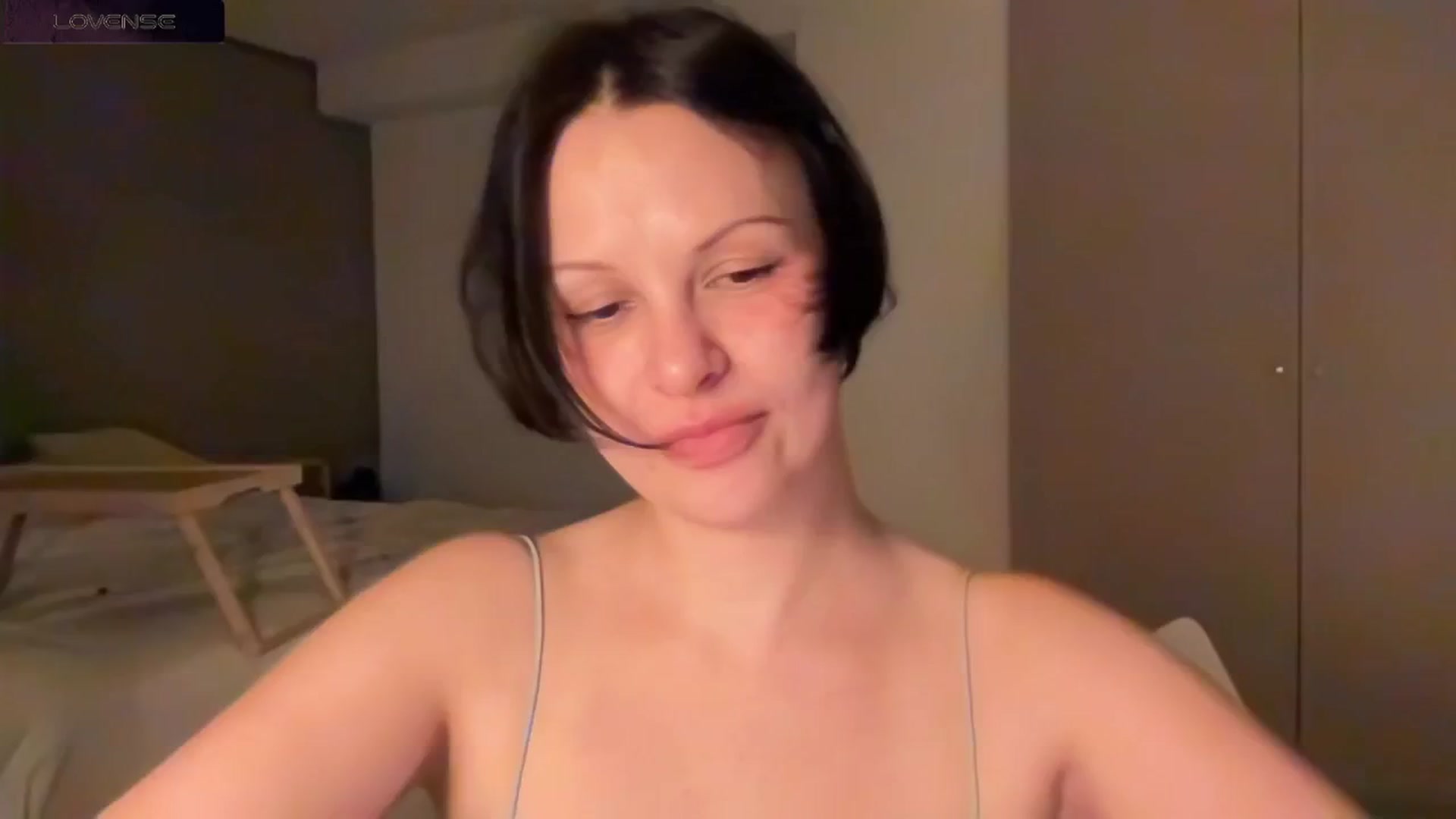 Gallery image thumbnail from wondertea's myfreecams stream on, 04/29/2025, 21:23 image 18 of 20