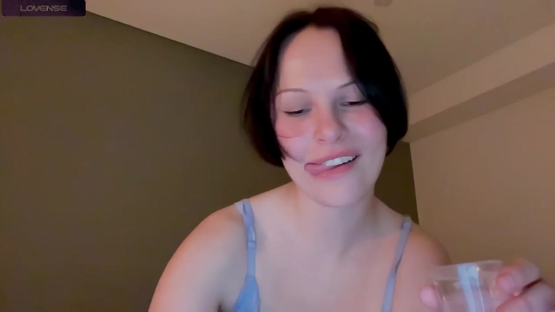 Gallery image thumbnail from wondertea's myfreecams stream on, 05/12/2025, 21:30 image 17 of 20