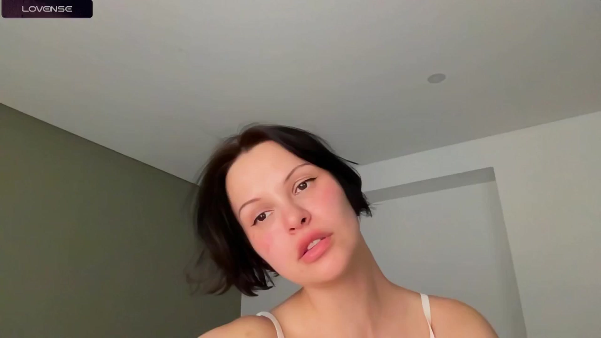 Gallery image thumbnail from wondertea's myfreecams stream on, 05/15/2025, 13:25 image 7 of 20