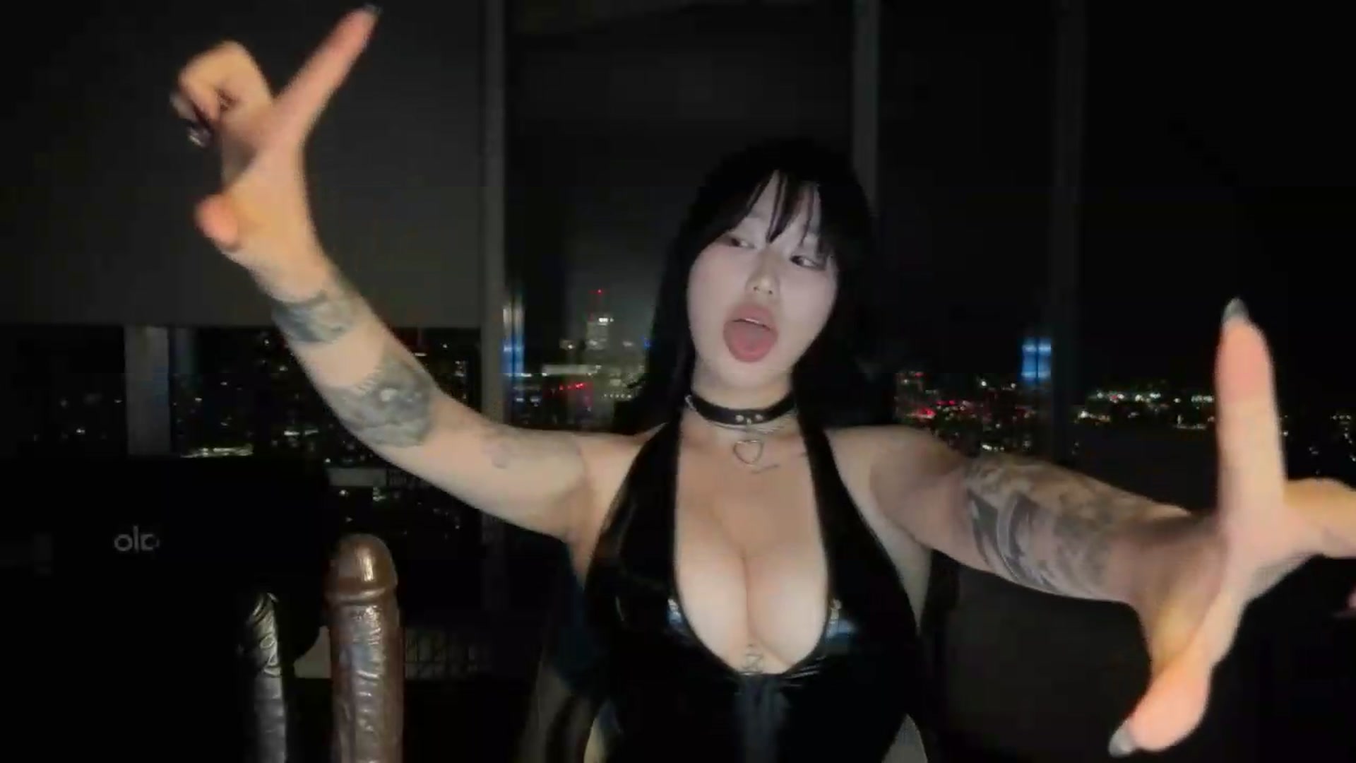 Gallery image thumbnail from worshipcarrie's myfreecams stream on, 07/19/2026, 07:33 image 16 of 20
