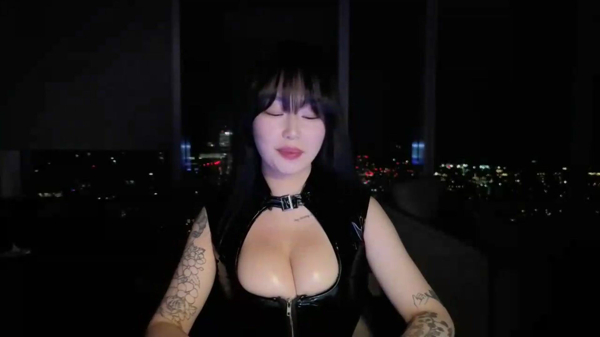 Gallery image thumbnail from worshipcarrie's myfreecams stream on, 07/23/2026, 08:17 image 5 of 20