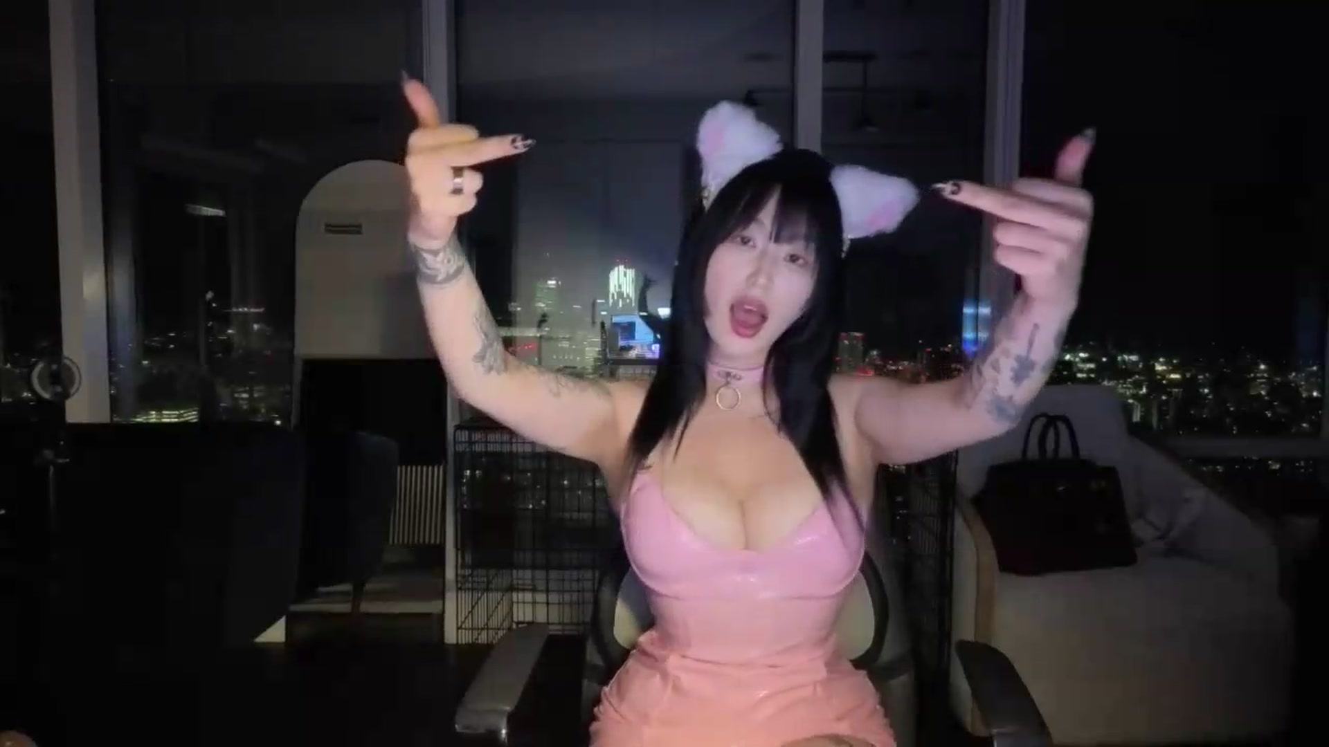 Gallery image thumbnail from worshipcarrie's myfreecams stream on, 08/06/2026, 06:36 image 20 of 20