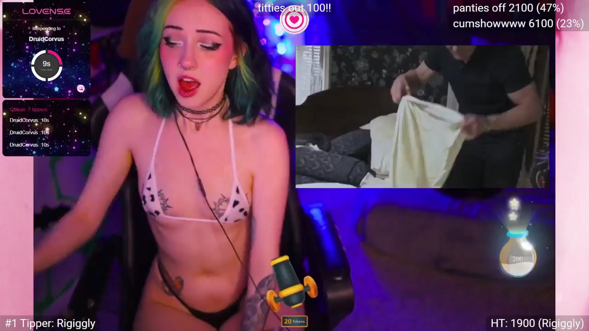 Gallery image thumbnail from wowSpaceKatz's myfreecams stream on, 03/22/2024, 05:22 image 12 of 20
