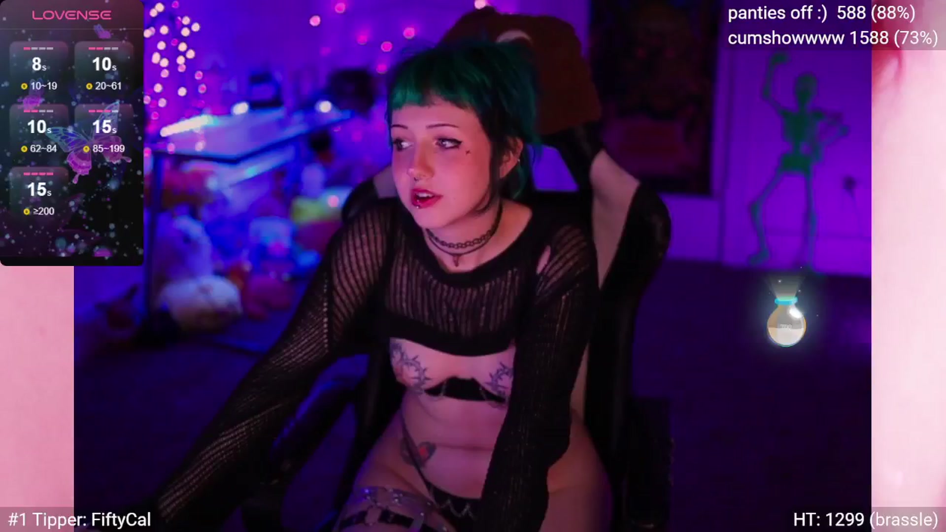 Gallery image thumbnail from wowSpaceKatz's myfreecams stream on, 08/26/2024, 05:58 image 11 of 20