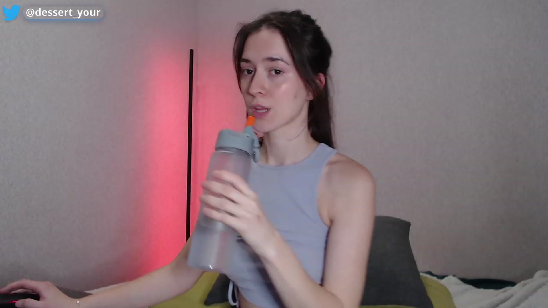 Gallery image thumbnail from wow_kellyyy's myfreecams stream on, 12/23/2022, 18:17 image 17 of 20