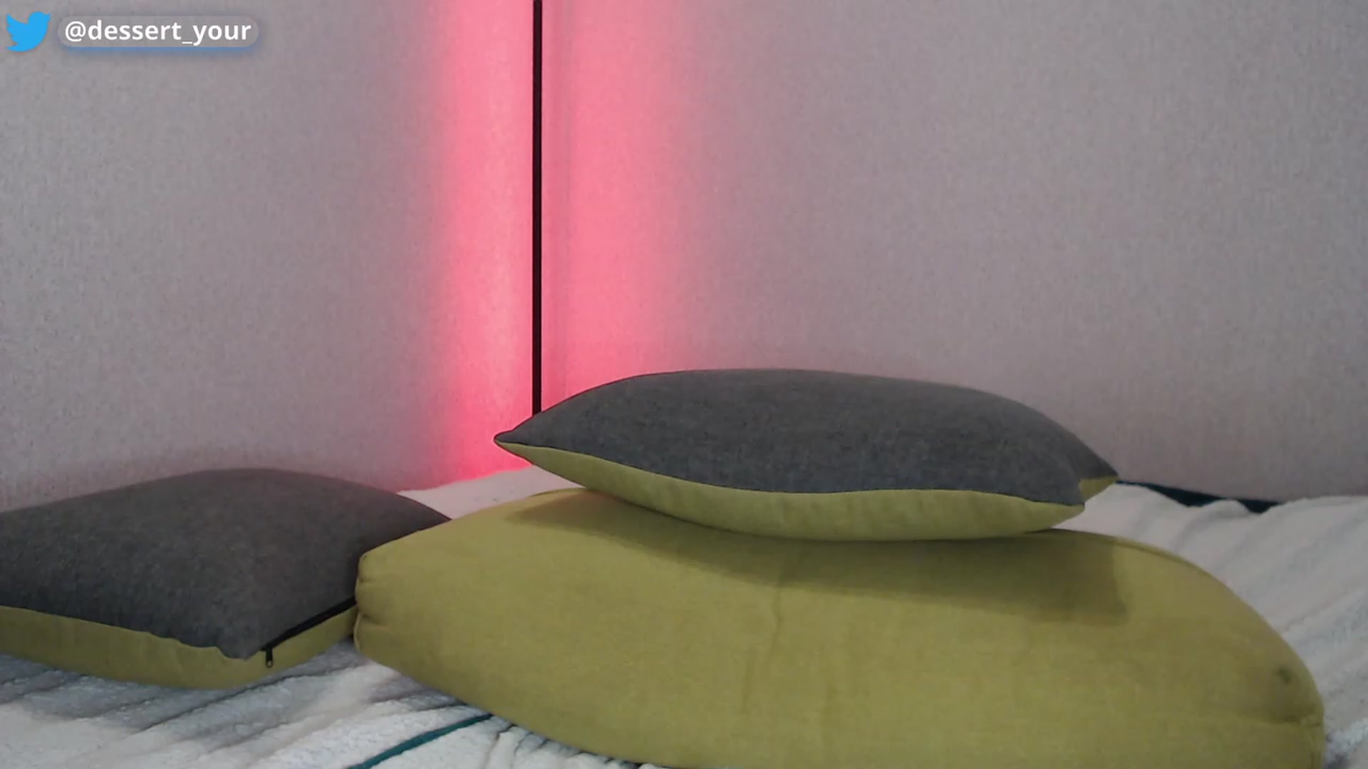 Gallery image thumbnail from wow_kellyyy's myfreecams stream on, 12/27/2022, 17:02 image 2 of 20