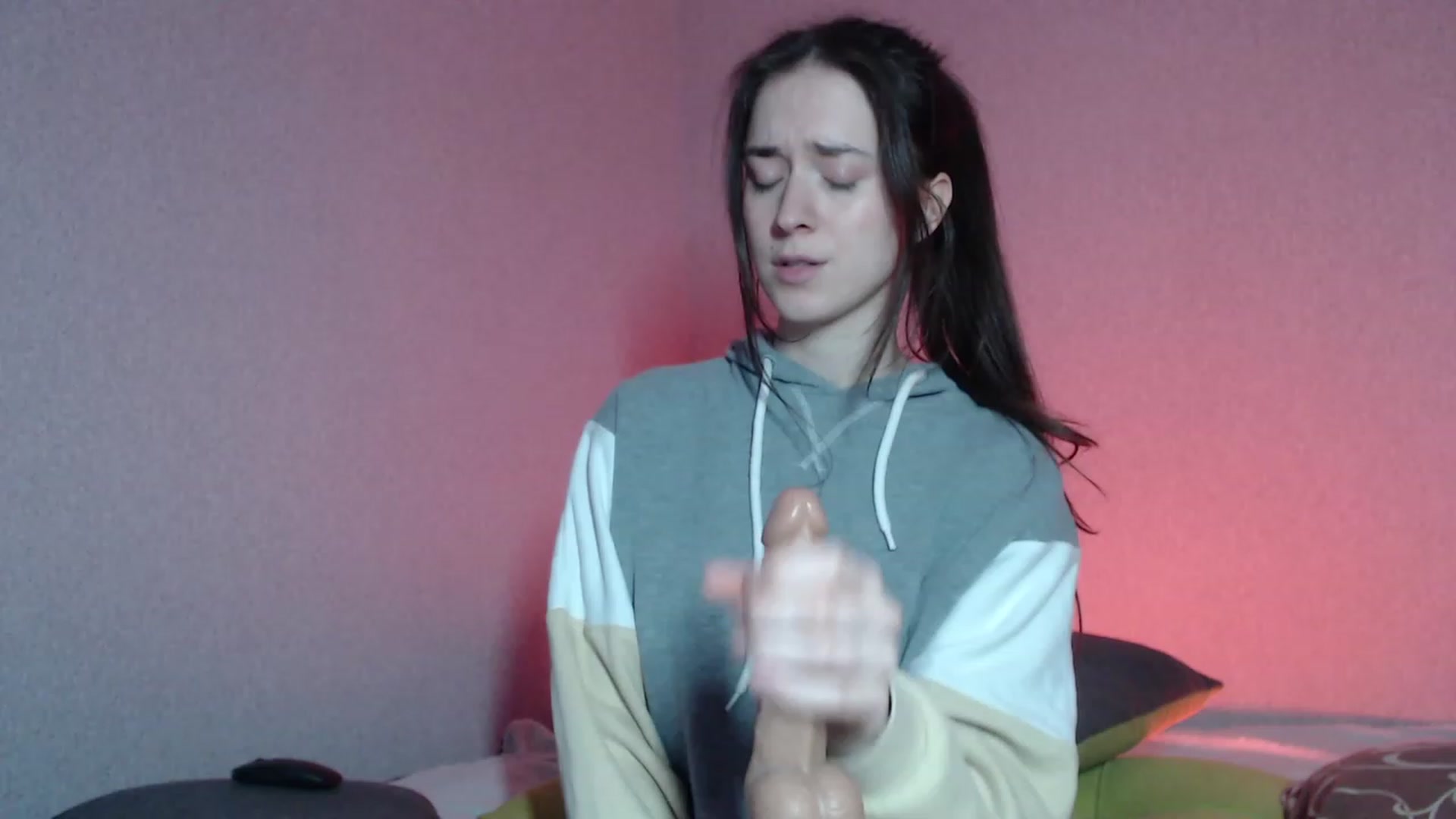 Gallery image thumbnail from wow_kellyyy's myfreecams stream on, 03/19/2023, 20:30 image 8 of 20