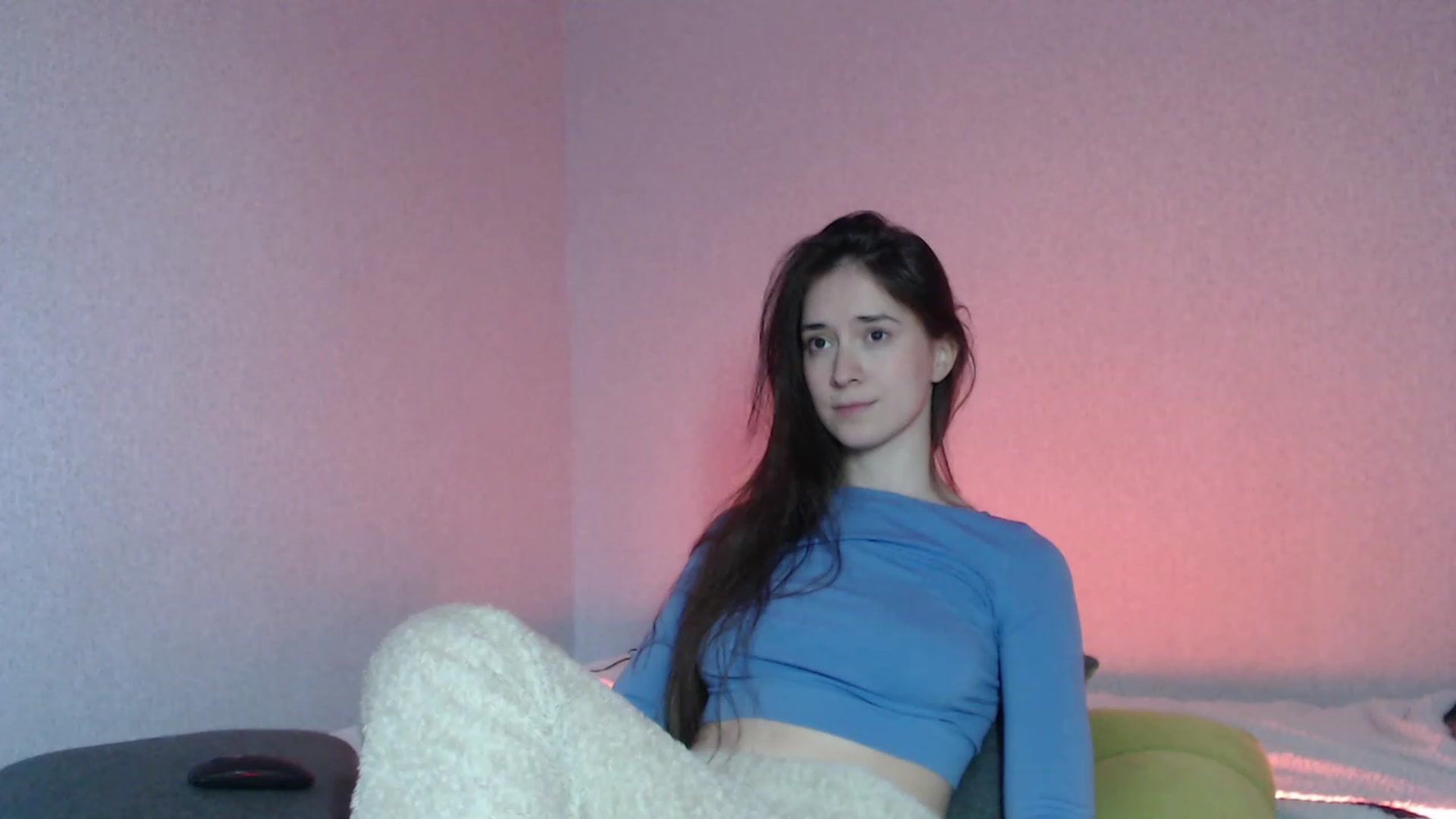 Gallery image thumbnail from wow_kellyyy's myfreecams stream on, 04/17/2023, 17:06 image 13 of 20