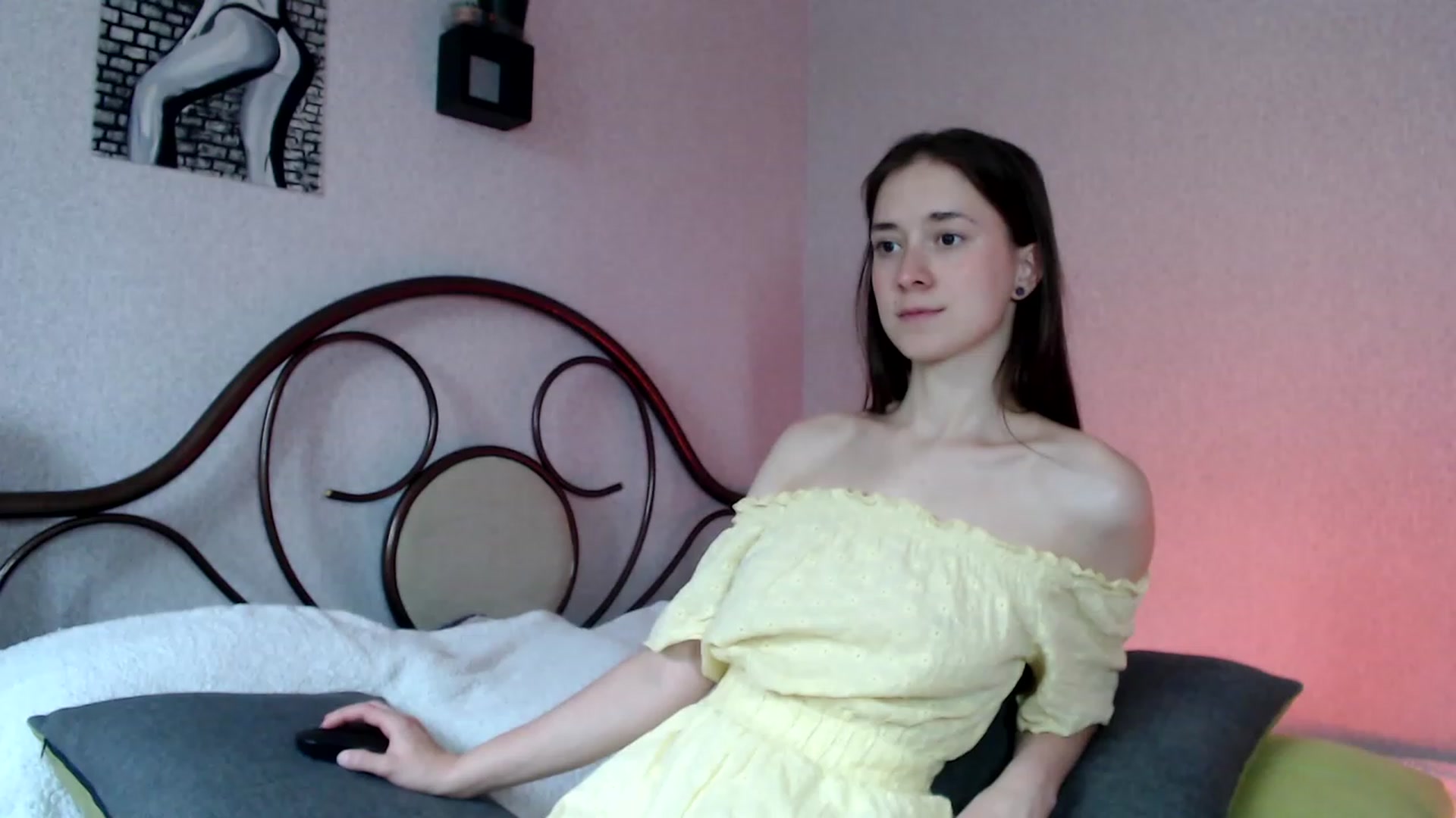 Gallery image thumbnail from wow_kellyyy's myfreecams stream on, 07/11/2023, 14:57 image 19 of 20