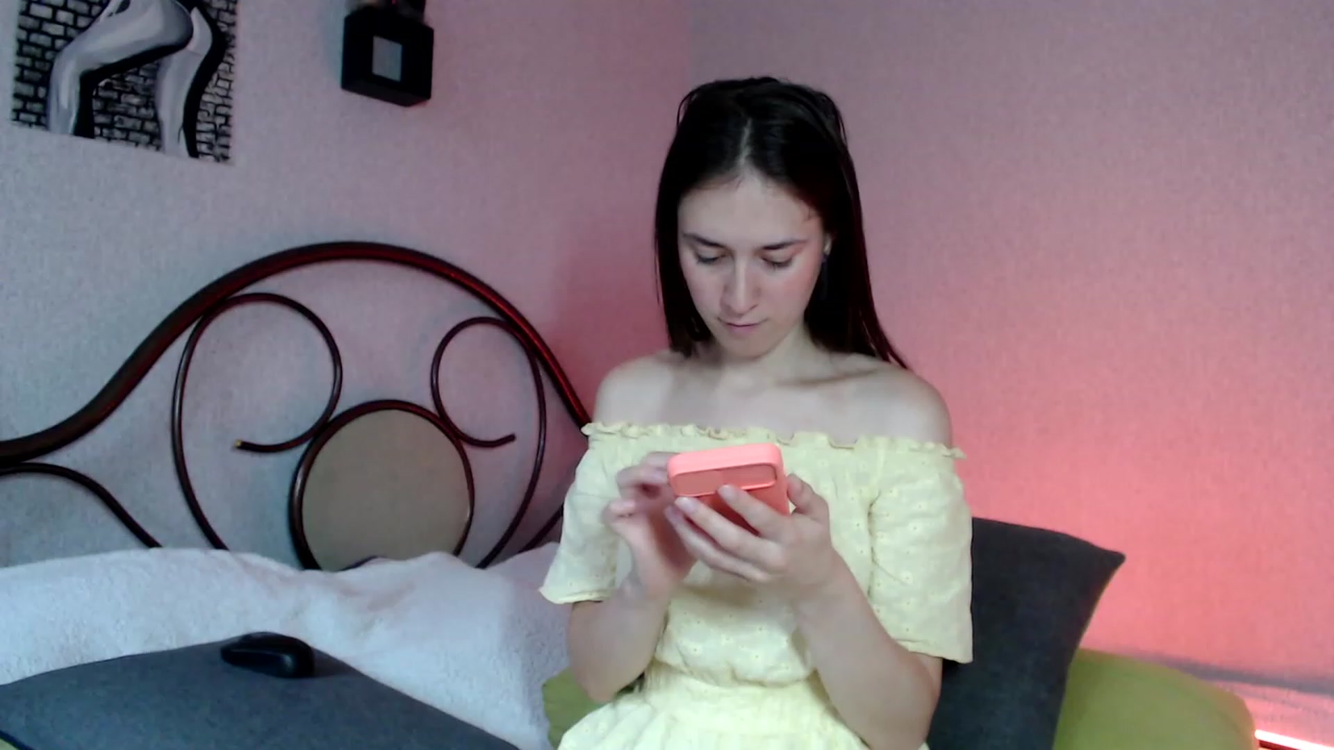 Gallery image thumbnail from wow_kellyyy's myfreecams stream on, 07/11/2023, 14:57 image 11 of 20
