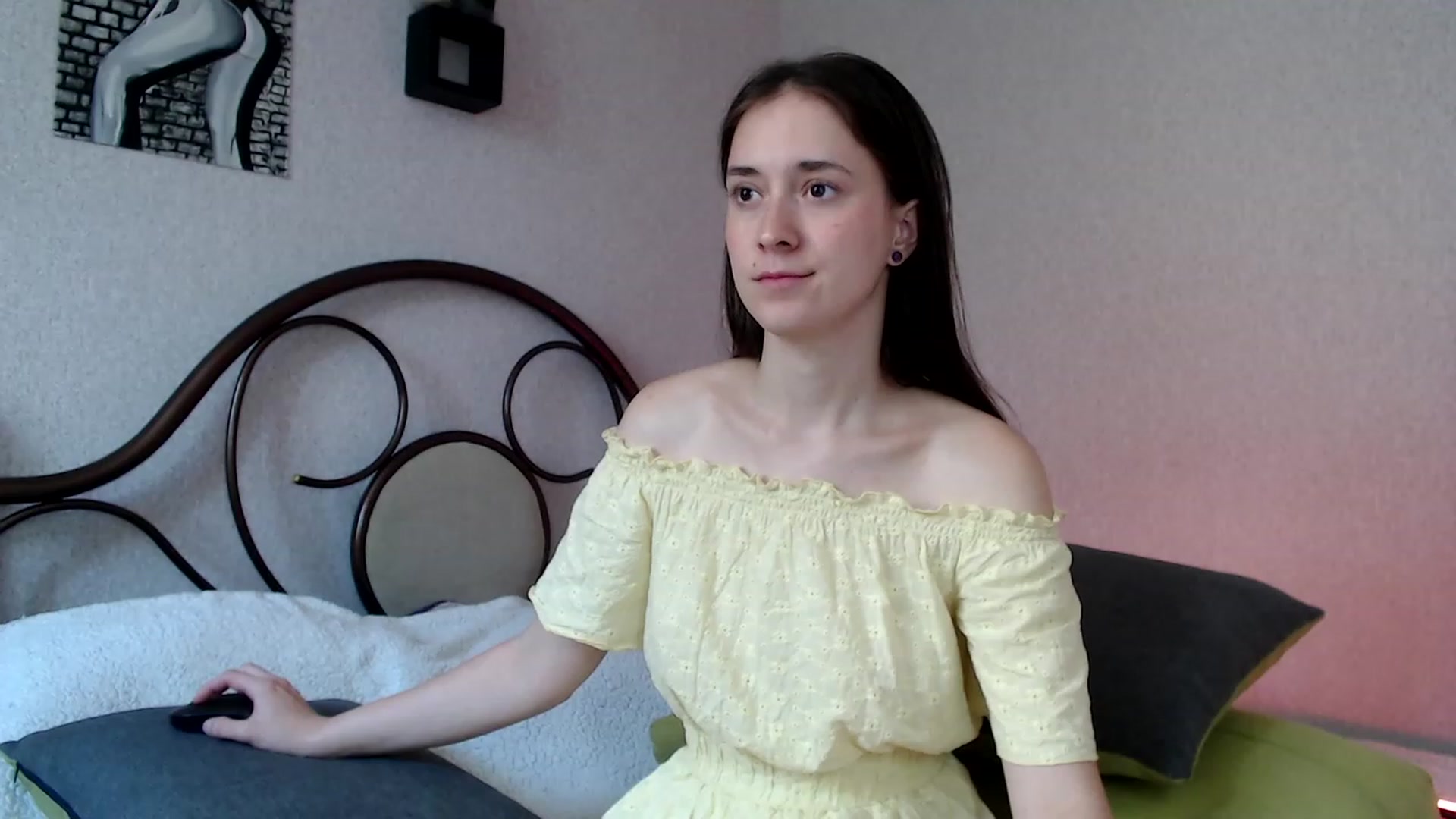 Gallery image thumbnail from wow_kellyyy's myfreecams stream on, 07/11/2023, 15:50 image 15 of 20
