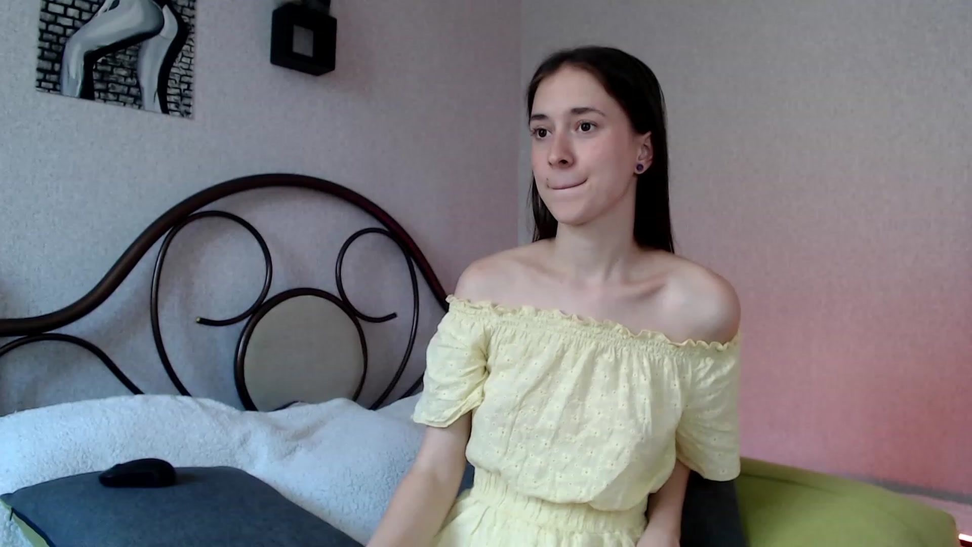 Gallery image thumbnail from wow_kellyyy's myfreecams stream on, 07/11/2023, 15:50 image 14 of 20