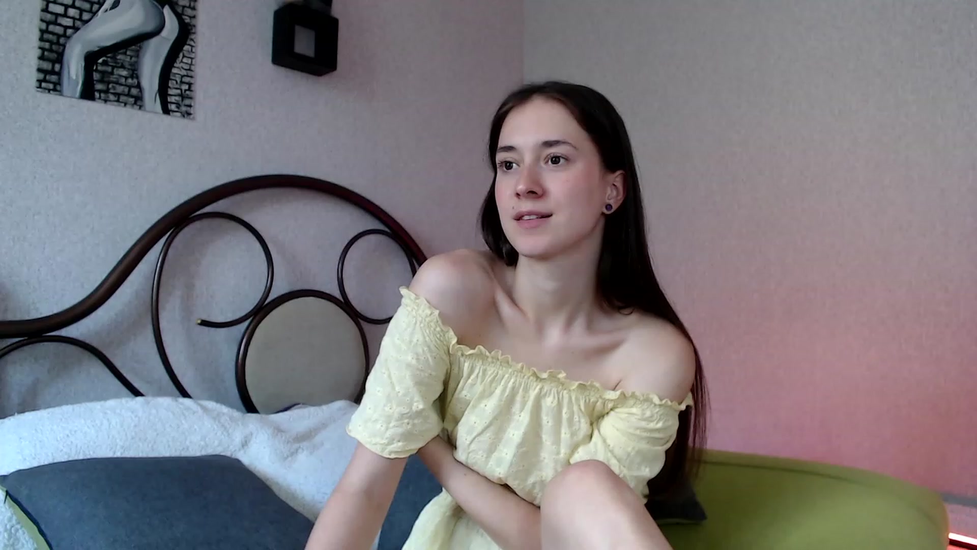 Gallery image thumbnail from wow_kellyyy's myfreecams stream on, 07/11/2023, 15:50 image 10 of 20