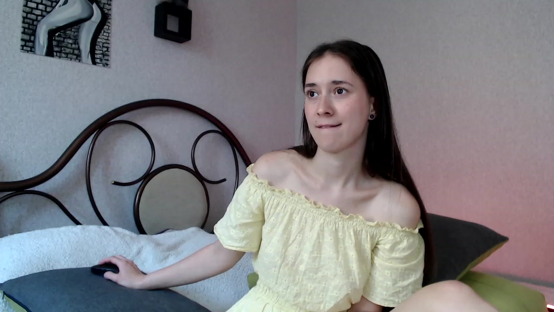 Gallery image thumbnail from wow_kellyyy's myfreecams stream on, 07/11/2023, 15:50 image 20 of 20
