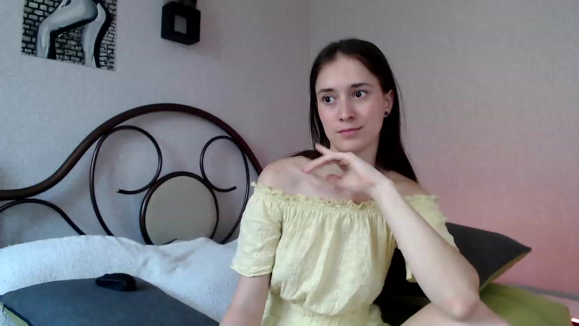Gallery image thumbnail from wow_kellyyy's myfreecams stream on, 07/11/2023, 15:50 image 19 of 20