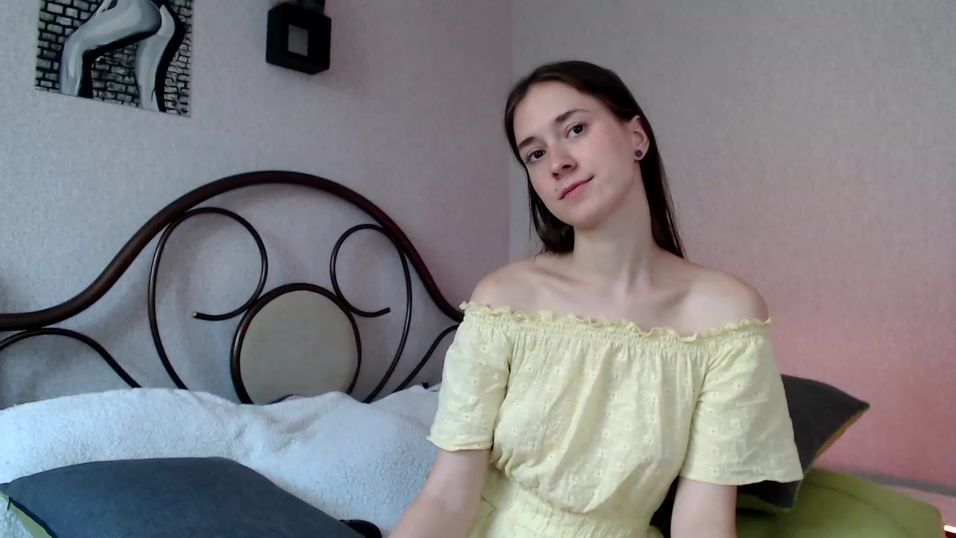 Gallery image thumbnail from wow_kellyyy's myfreecams stream on, 07/11/2023, 15:50 image 17 of 20