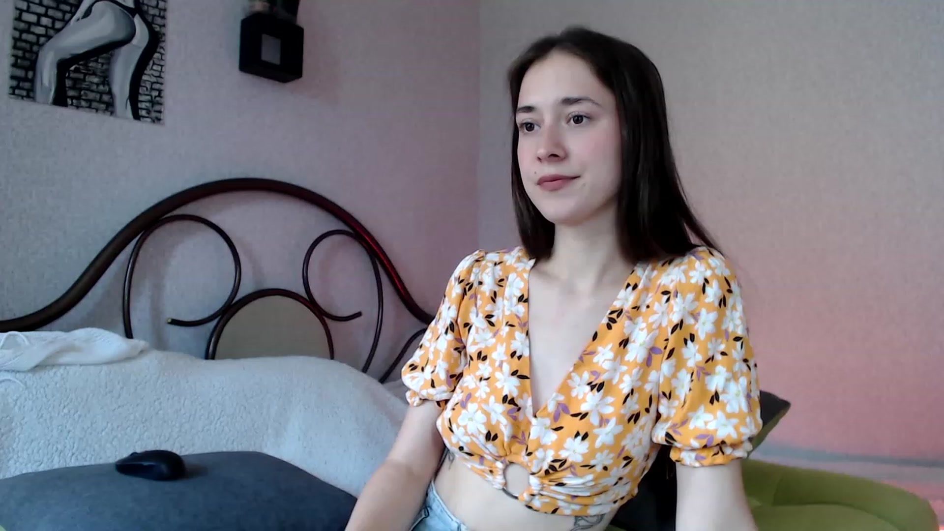 Gallery image thumbnail from wow_kellyyy's myfreecams stream on, 07/16/2023, 15:57 image 2 of 20