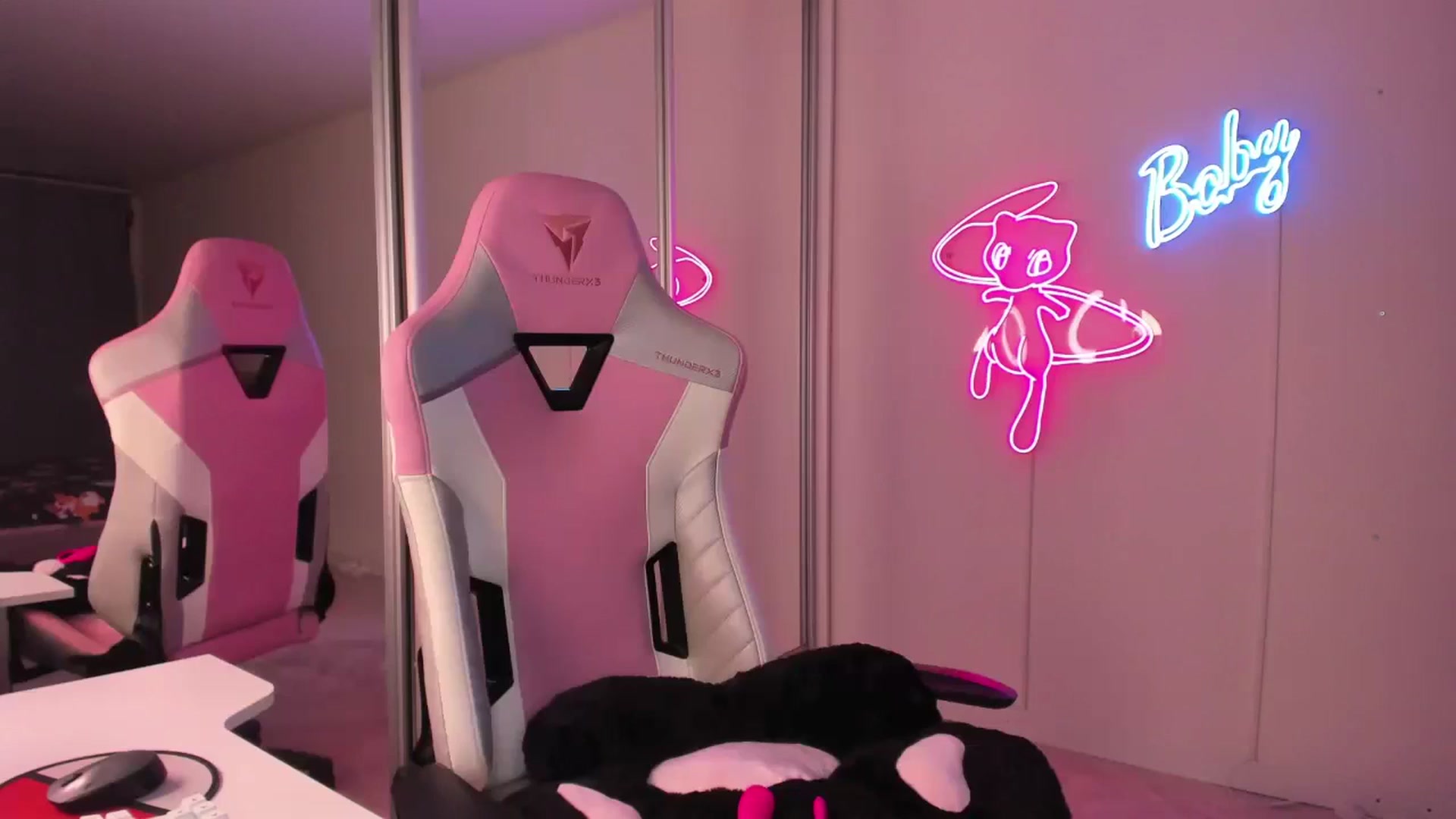 Gallery image thumbnail from wow_lovie's myfreecams stream on, 09/04/2024, 22:09 image 20 of 20
