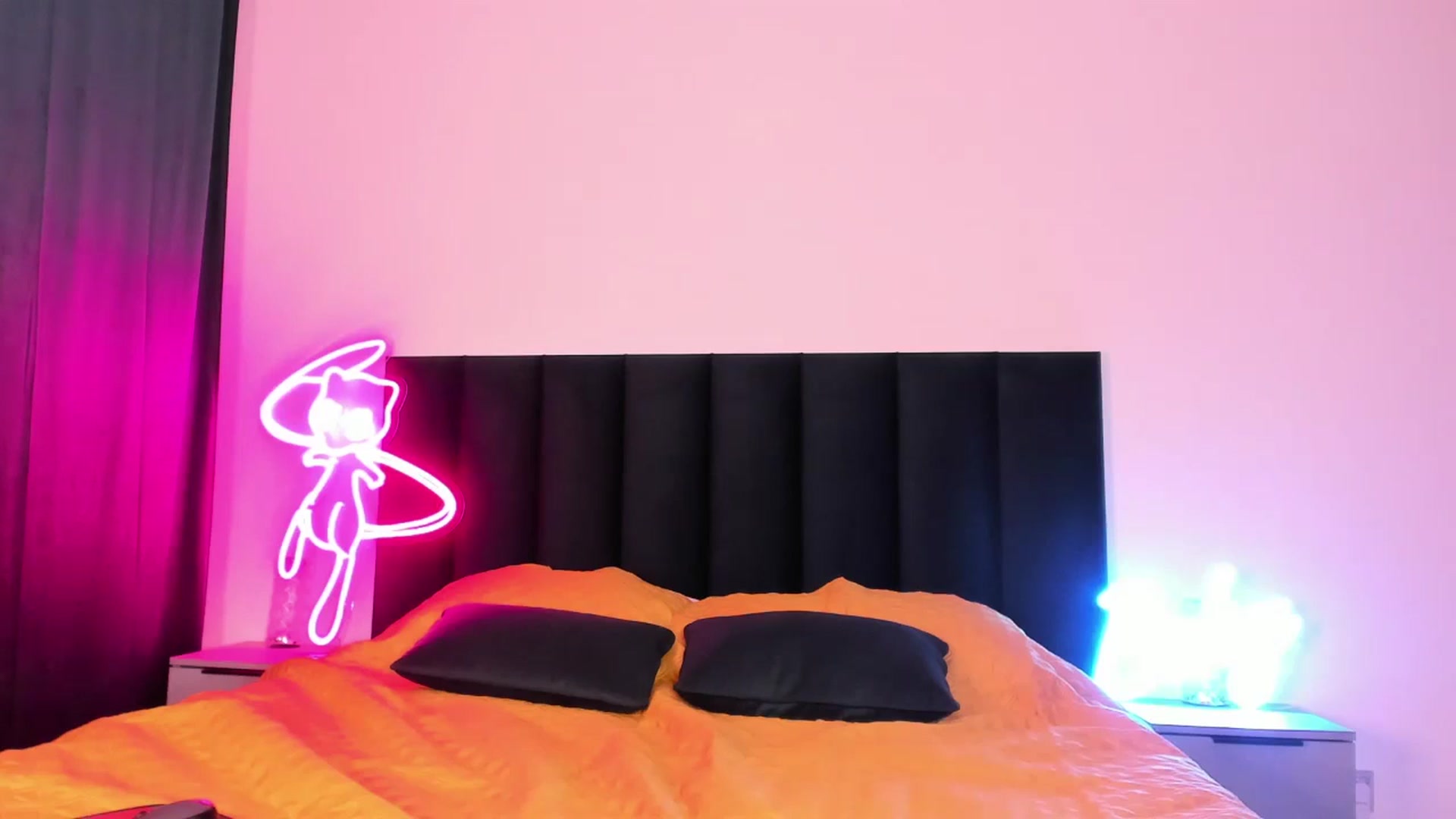 Gallery image thumbnail from wow_lovie's myfreecams stream on, 10/07/2024, 24:55 image 9 of 20