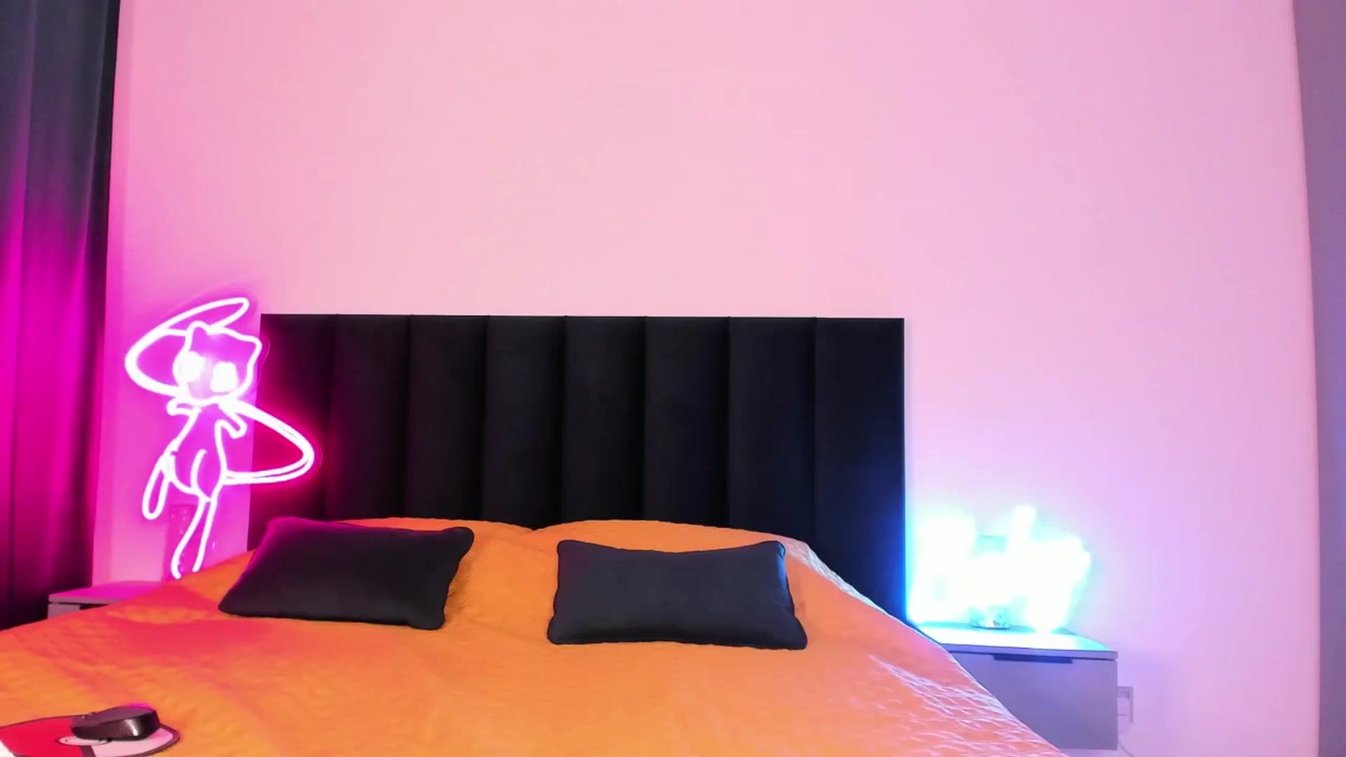 Gallery image thumbnail from wow_lovie's myfreecams stream on, 10/12/2024, 22:59 image 20 of 20