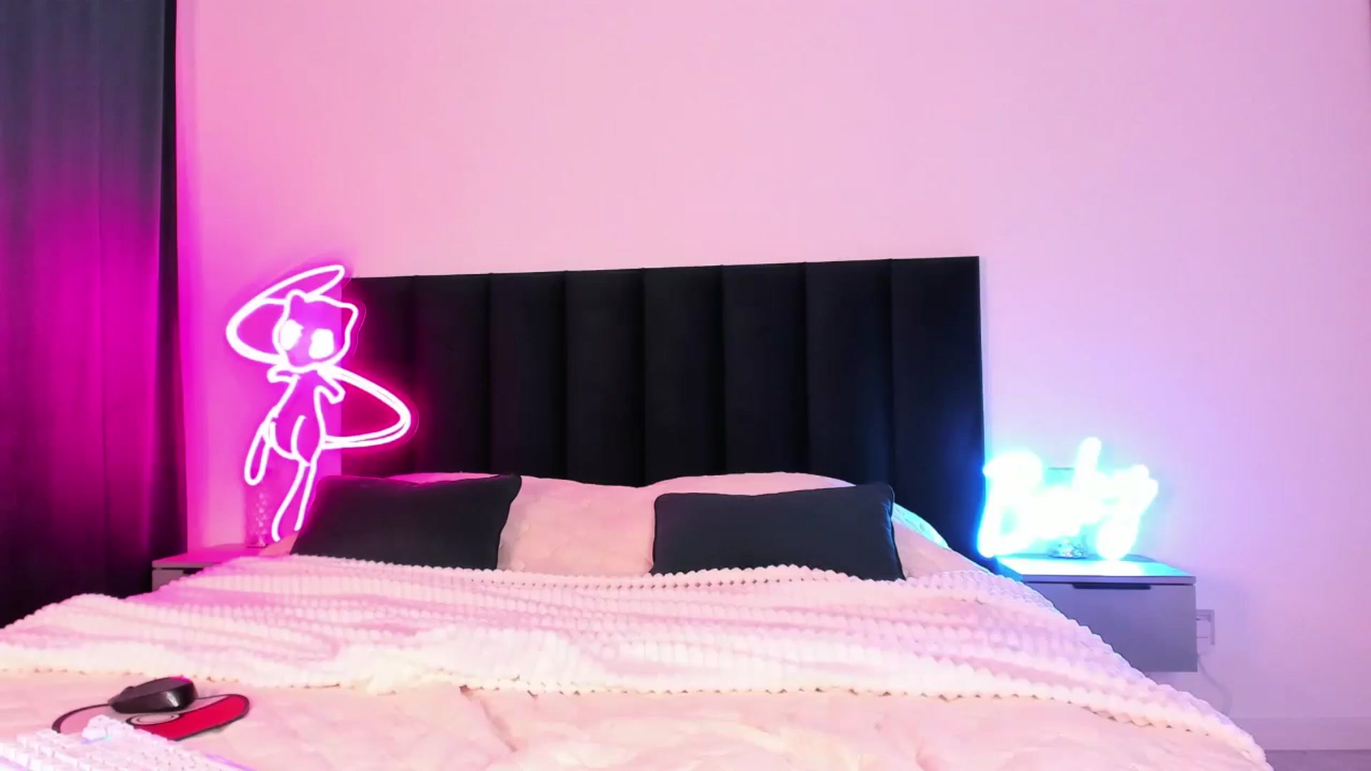 Gallery image thumbnail from wow_lovie's myfreecams stream on, 12/05/2024, 23:20 image 18 of 20