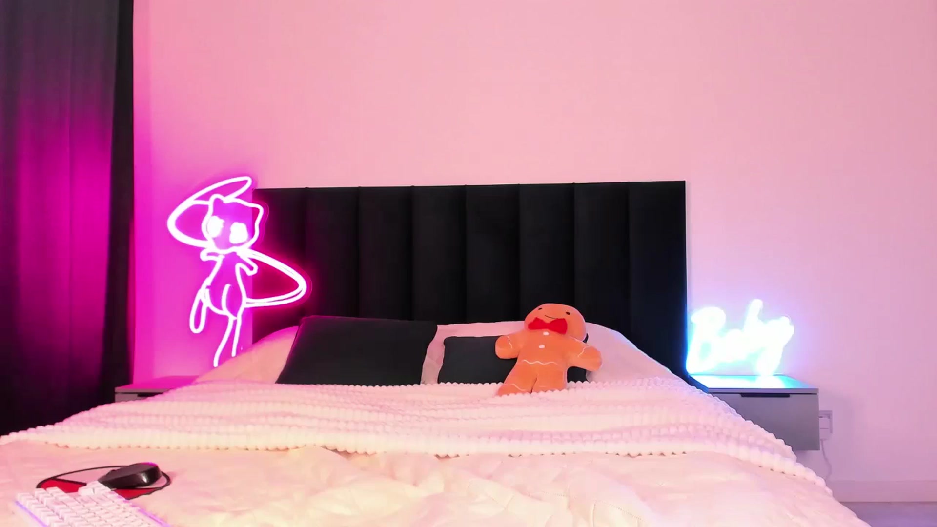 Gallery image thumbnail from wow_lovie's myfreecams stream on, 01/07/2025, 07:48 image 1 of 20