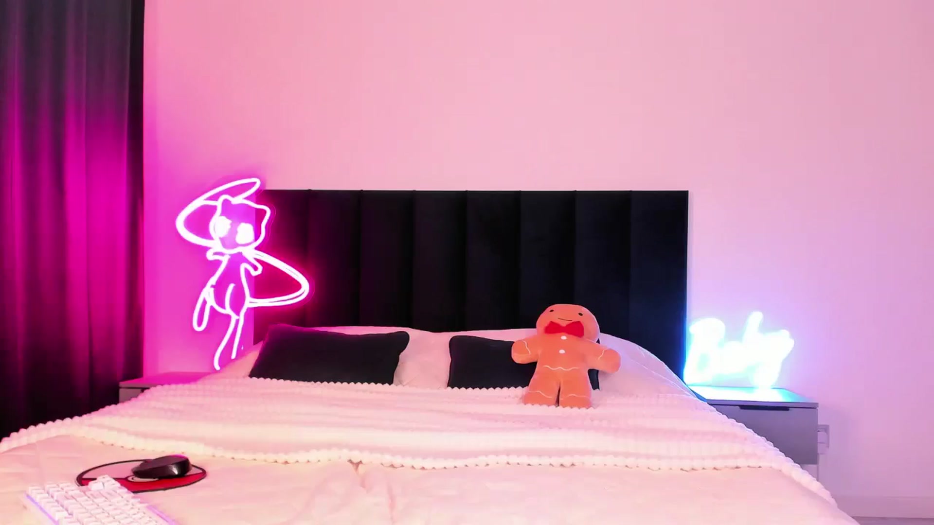 Gallery image thumbnail from wow_lovie's myfreecams stream on, 01/10/2025, 06:48 image 8 of 20