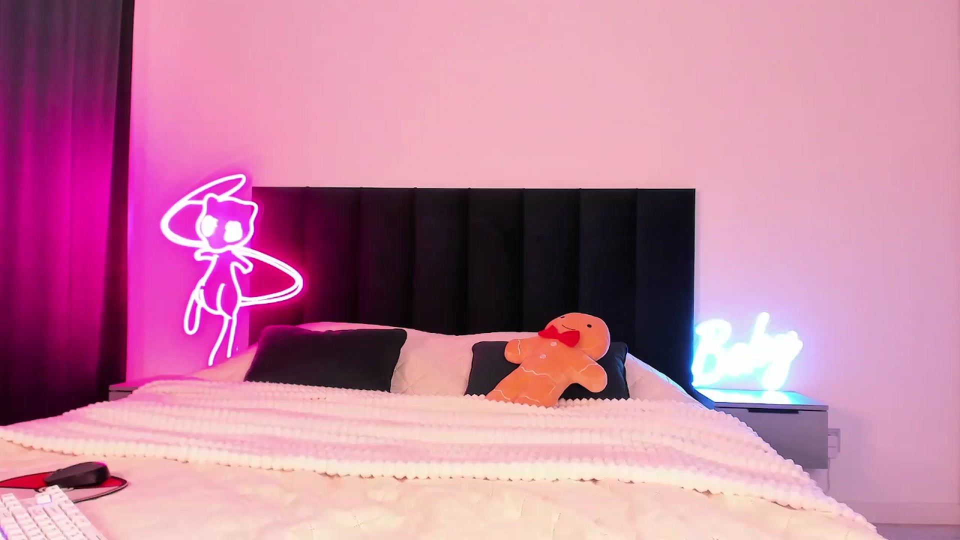 Gallery image thumbnail from wow_lovie's myfreecams stream on, 01/17/2025, 09:14 image 10 of 20