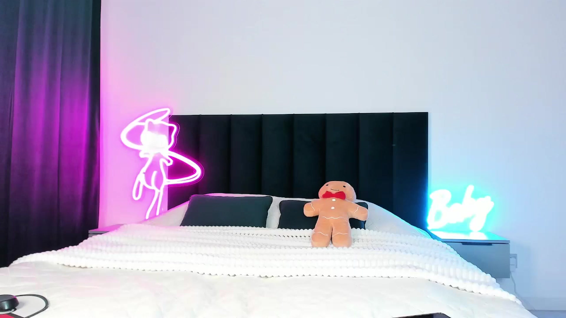 Gallery image thumbnail from wow_lovie's myfreecams stream on, 01/21/2025, 05:42 image 3 of 20
