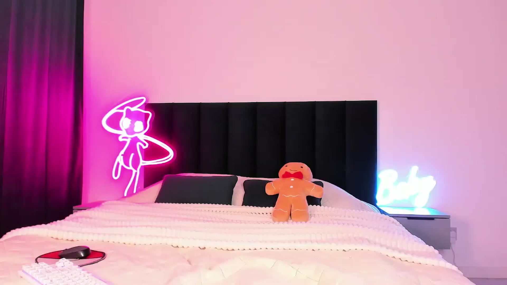 Gallery image thumbnail from wow_lovie's myfreecams stream on, 01/21/2025, 06:13 image 3 of 20