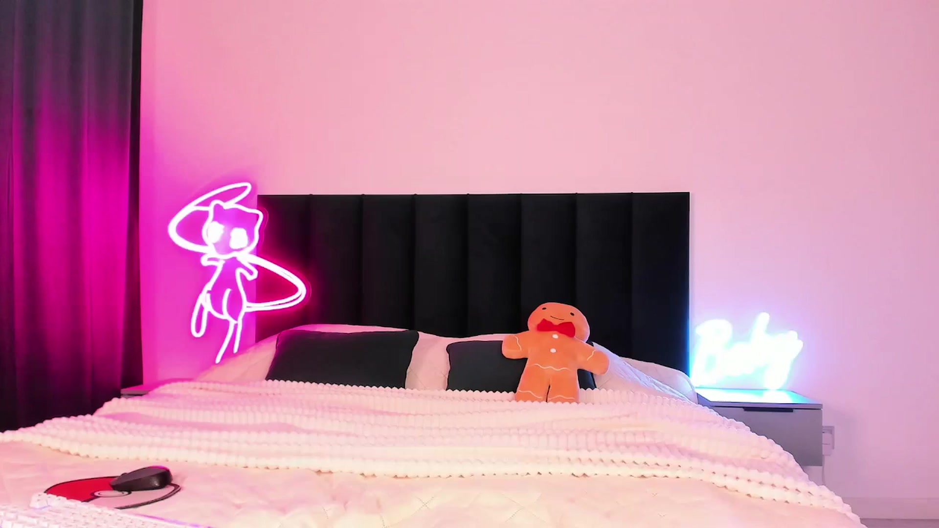 Gallery image thumbnail from wow_lovie's myfreecams stream on, 01/24/2025, 06:25 image 6 of 20