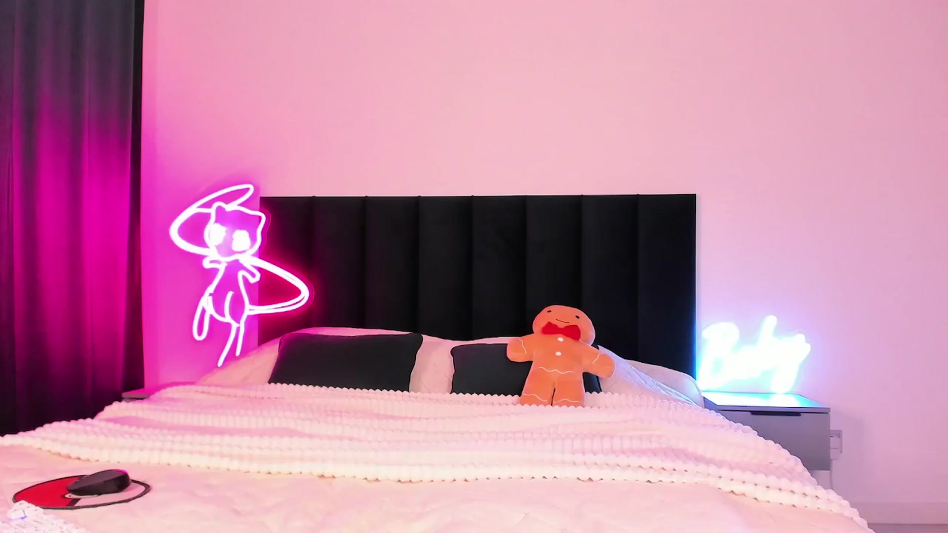 Gallery image thumbnail from wow_lovie's myfreecams stream on, 01/24/2025, 06:25 image 4 of 20