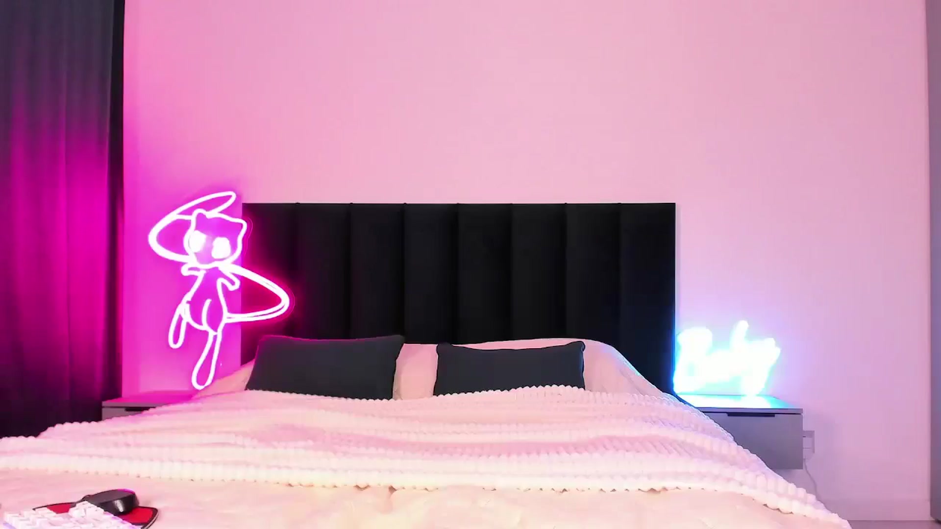 Gallery image thumbnail from wow_lovie's myfreecams stream on, 01/29/2025, 07:37 image 12 of 20