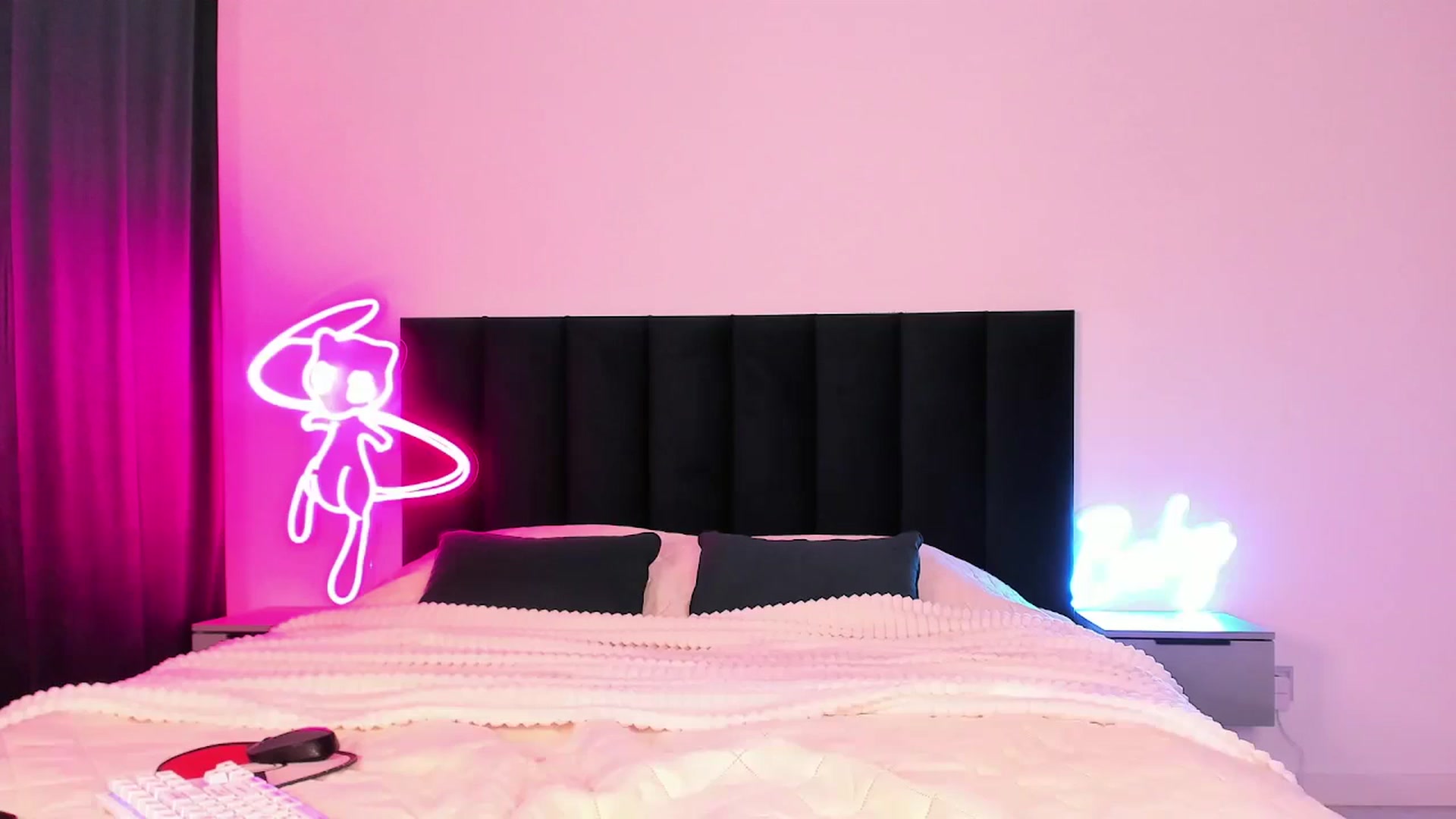 Gallery image thumbnail from wow_lovie's myfreecams stream on, 02/02/2025, 08:17 image 6 of 20