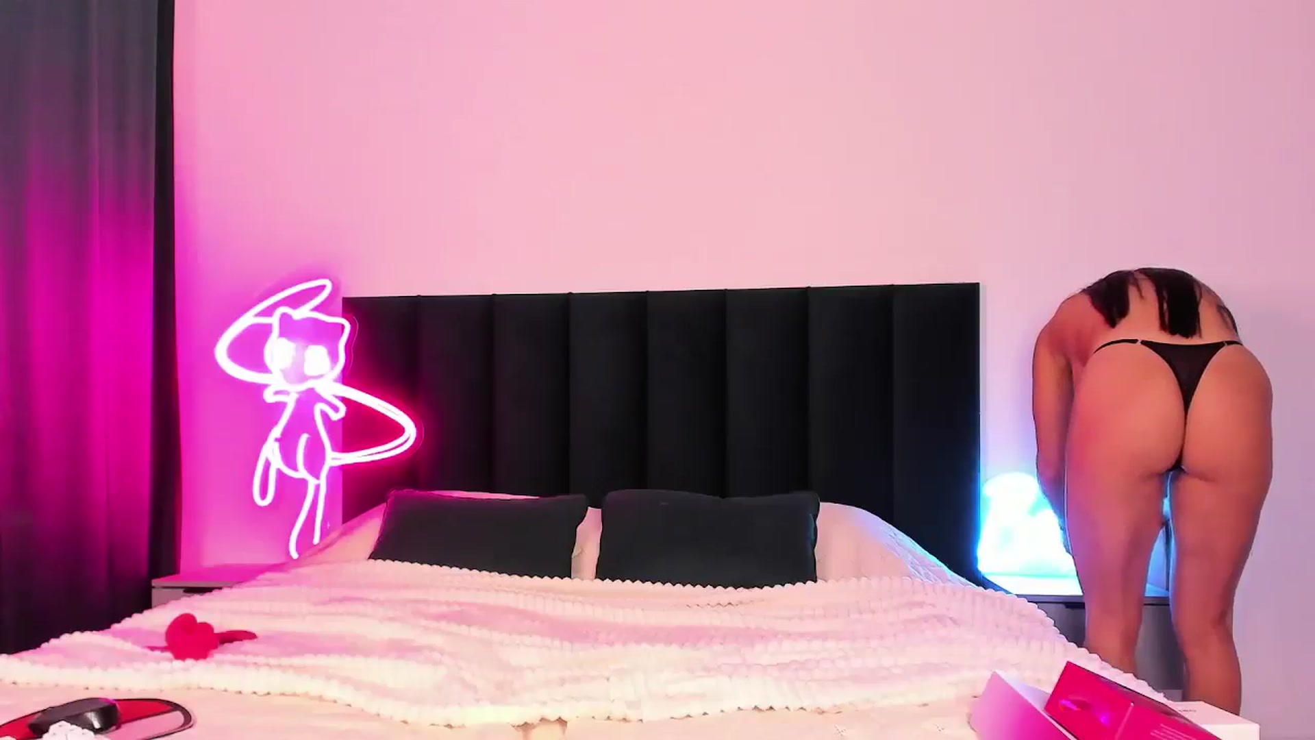 Gallery image thumbnail from wow_lovie's myfreecams stream on, 02/10/2025, 07:34 image 17 of 20
