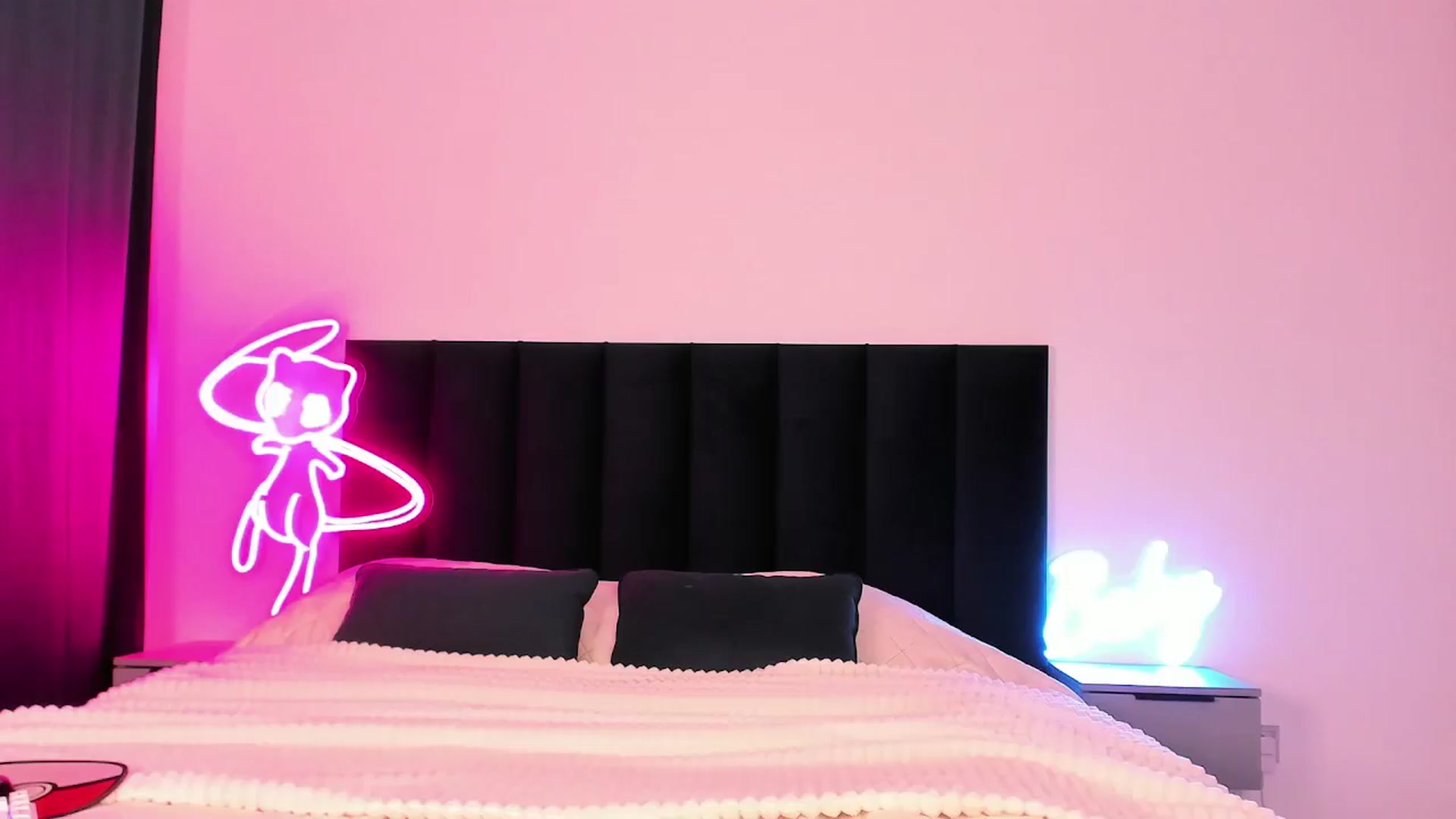 Gallery image thumbnail from wow_lovie's myfreecams stream on, 02/11/2025, 07:06 image 16 of 20