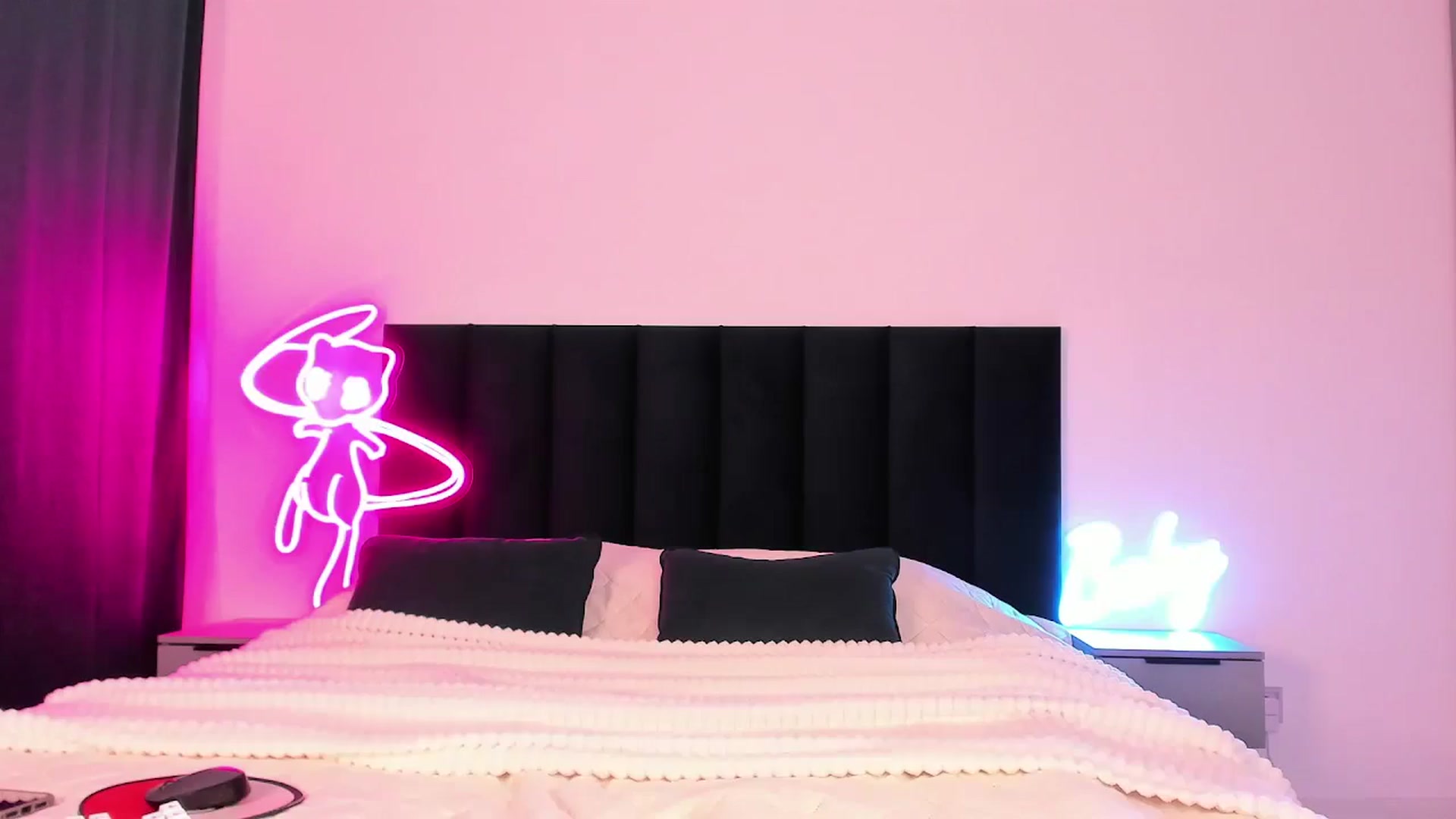 Gallery image thumbnail from wow_lovie's myfreecams stream on, 02/14/2025, 07:02 image 16 of 20