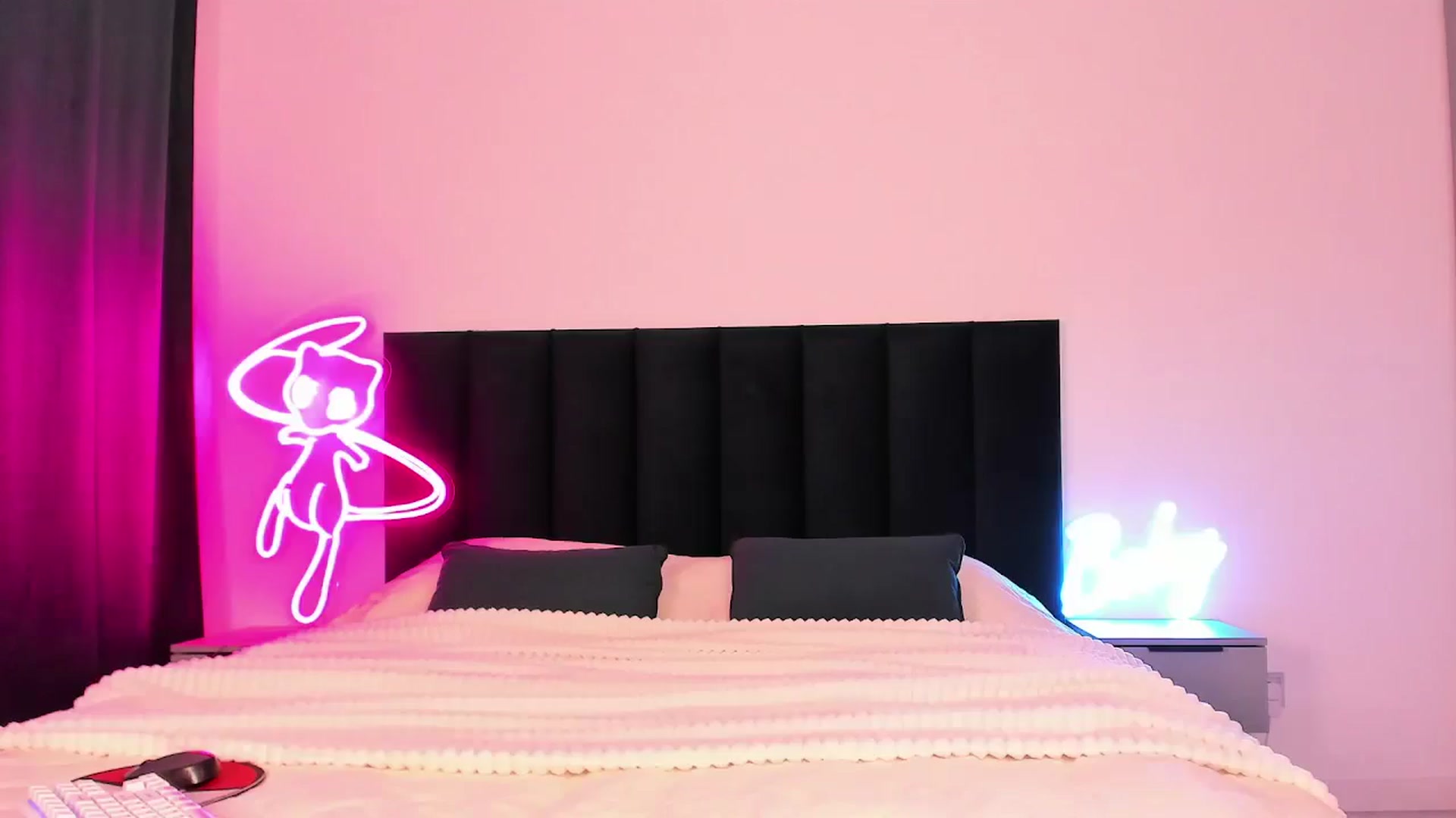 Gallery image thumbnail from wow_lovie's myfreecams stream on, 02/24/2025, 07:52 image 2 of 20