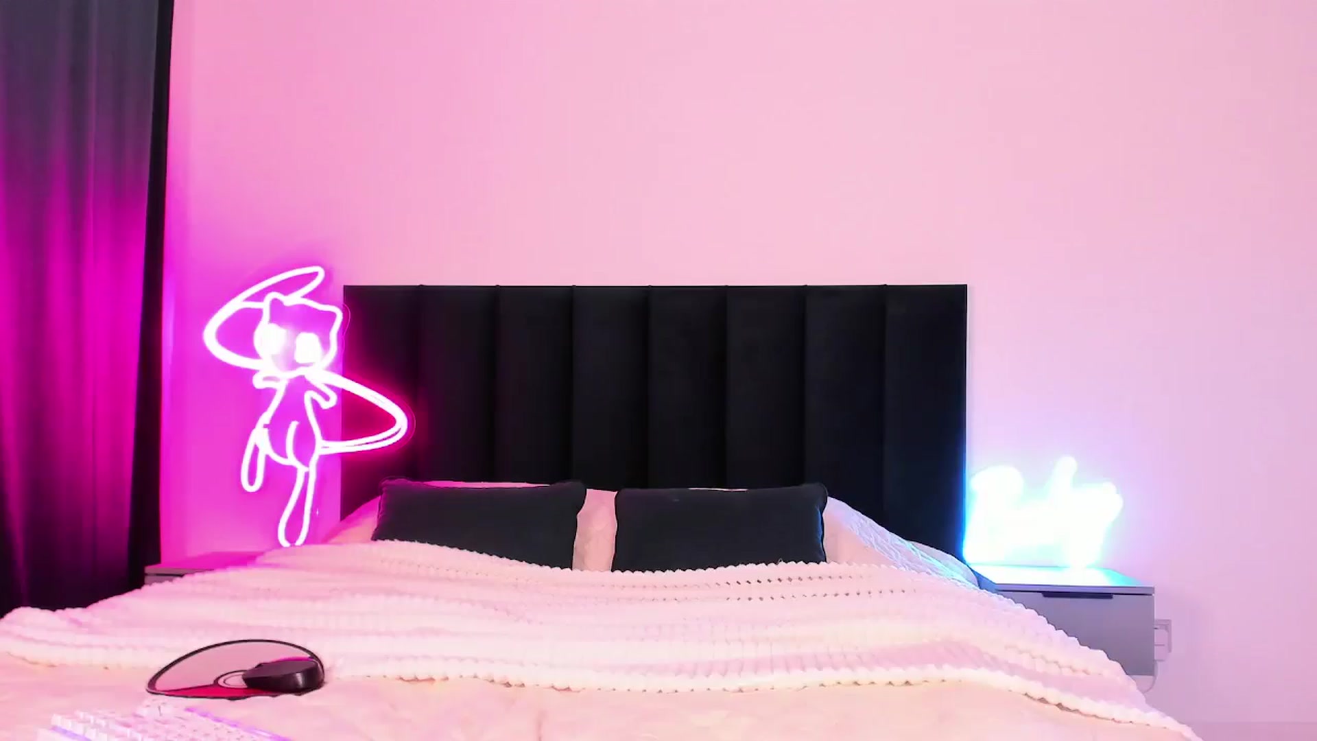Gallery image thumbnail from wow_lovie's myfreecams stream on, 03/02/2025, 06:03 image 6 of 20