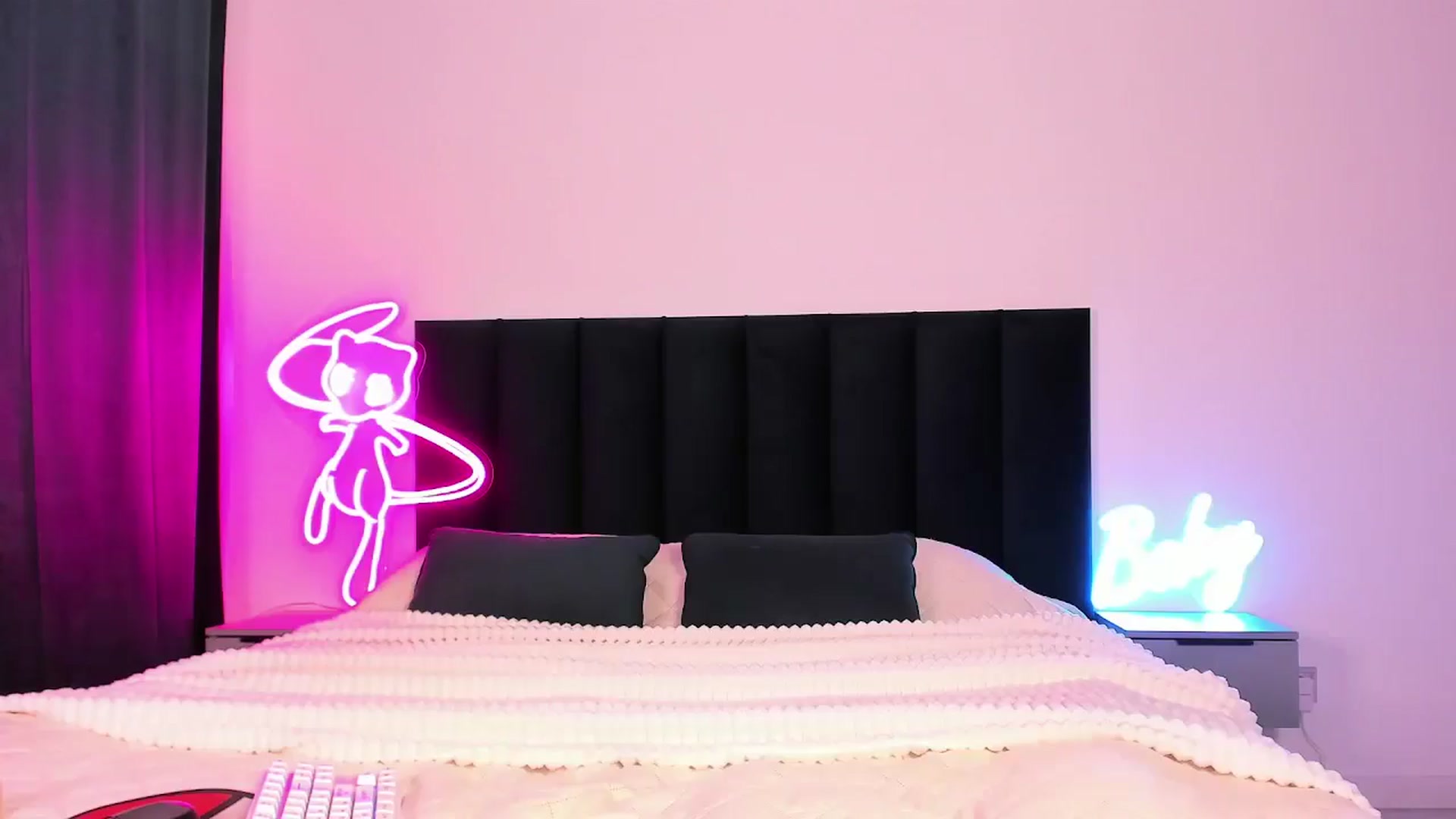 Gallery image thumbnail from wow_lovie's myfreecams stream on, 03/11/2025, 05:42 image 12 of 20