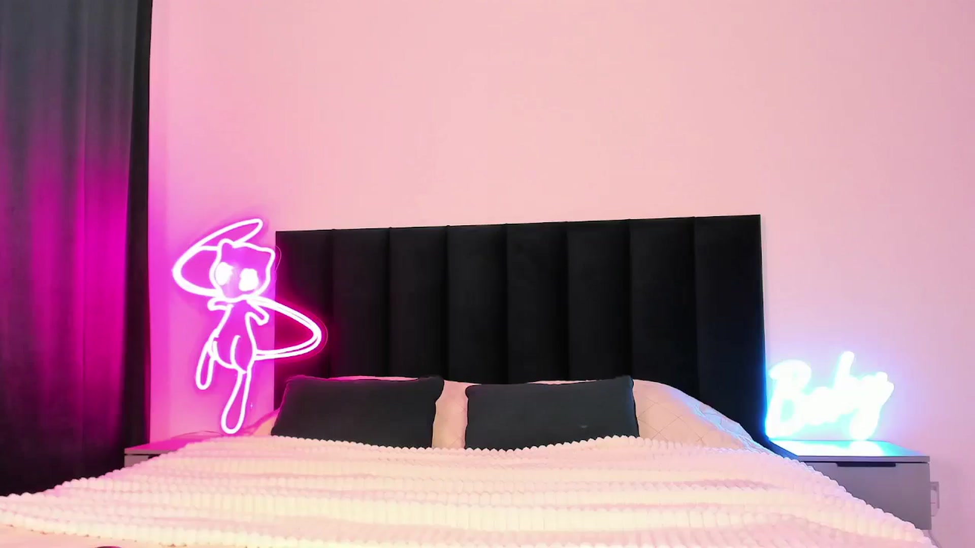 Gallery image thumbnail from wow_lovie's myfreecams stream on, 03/17/2025, 07:24 image 9 of 20