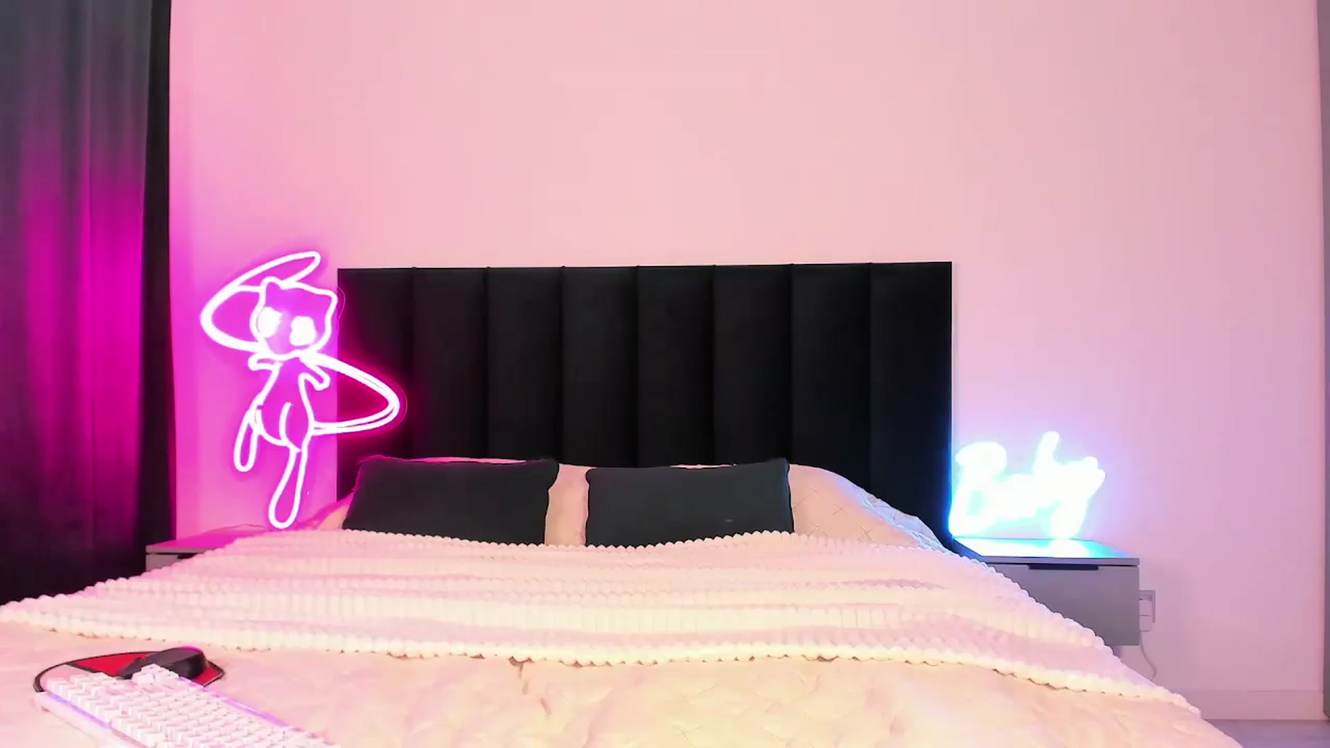 Gallery image thumbnail from wow_lovie's myfreecams stream on, 03/17/2025, 07:24 image 2 of 20