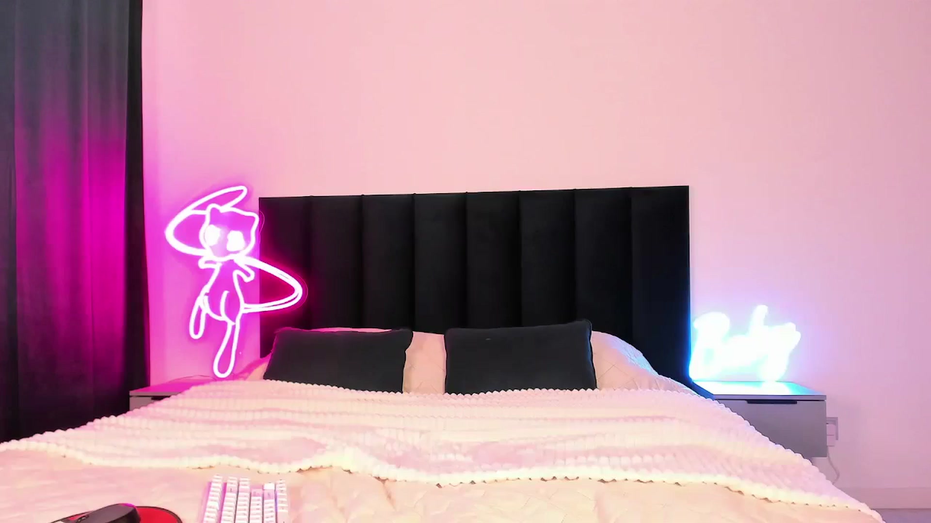 Gallery image thumbnail from wow_lovie's myfreecams stream on, 03/17/2025, 07:24 image 15 of 20