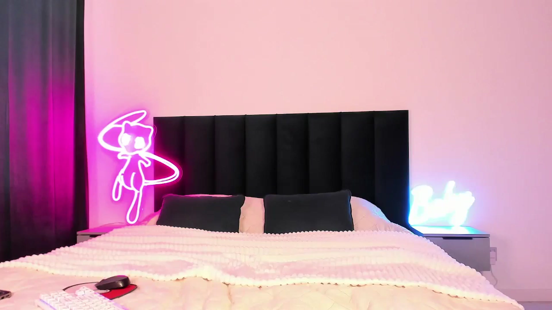 Gallery image thumbnail from wow_lovie's myfreecams stream on, 03/17/2025, 08:43 image 10 of 20