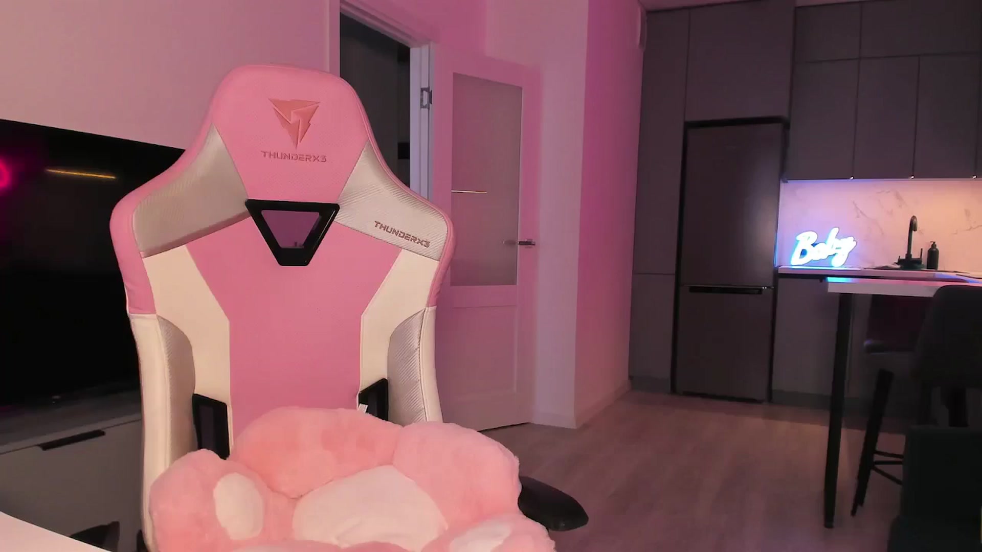 Gallery image thumbnail from wow_lovie's myfreecams stream on, 03/27/2025, 07:20 image 4 of 20