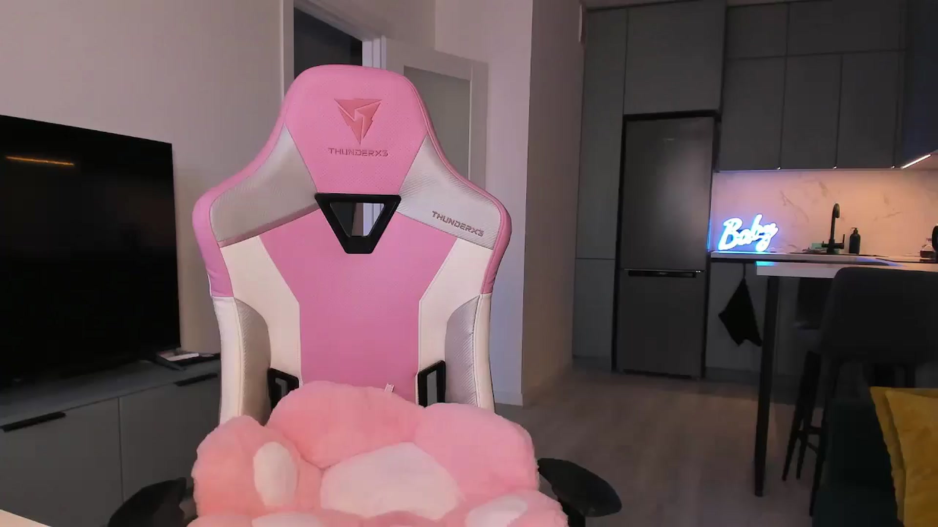 Gallery image thumbnail from wow_lovie's myfreecams stream on, 03/28/2025, 06:41 image 5 of 20