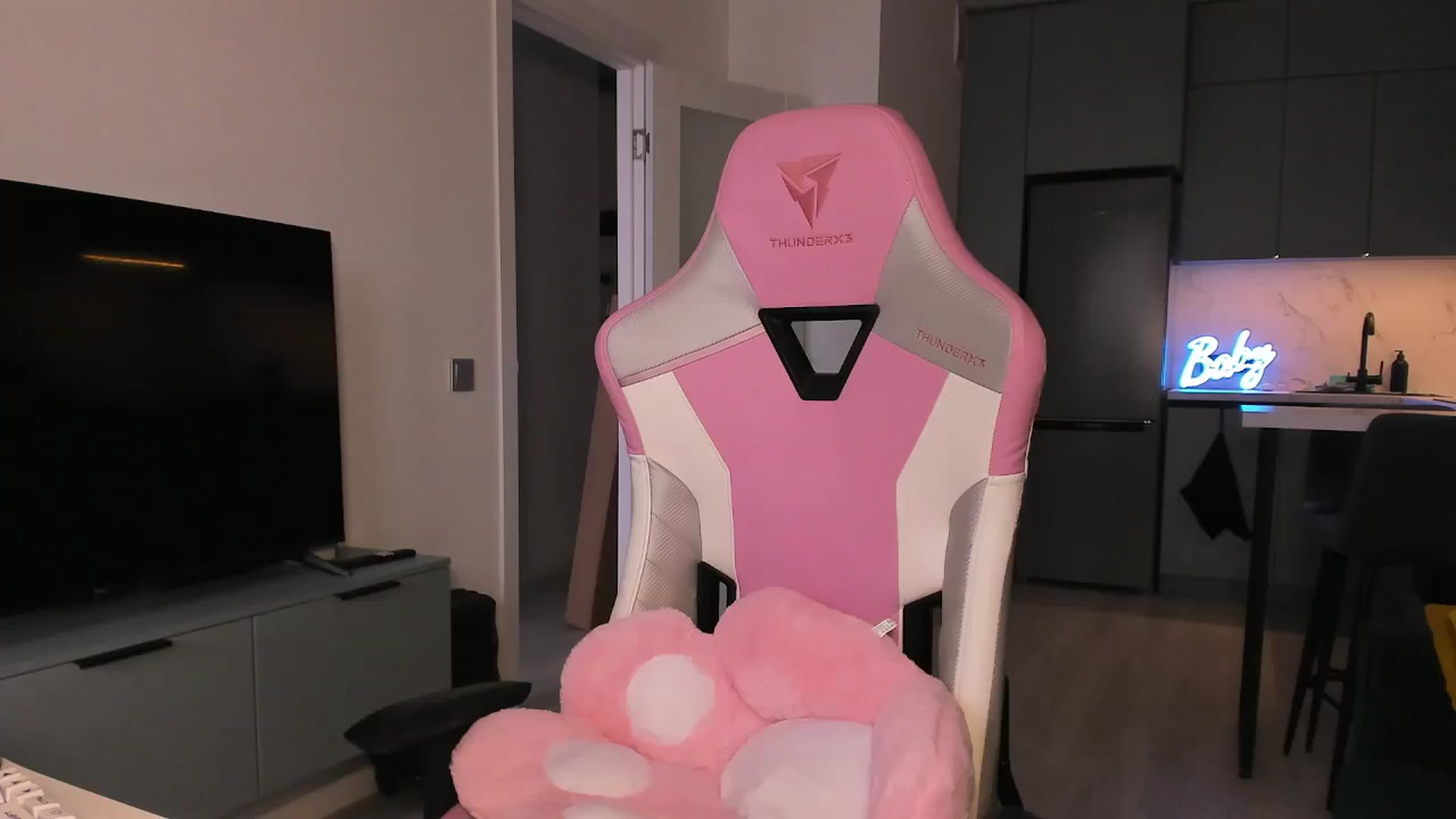 Gallery image thumbnail from wow_lovie's myfreecams stream on, 03/28/2025, 07:33 image 3 of 20
