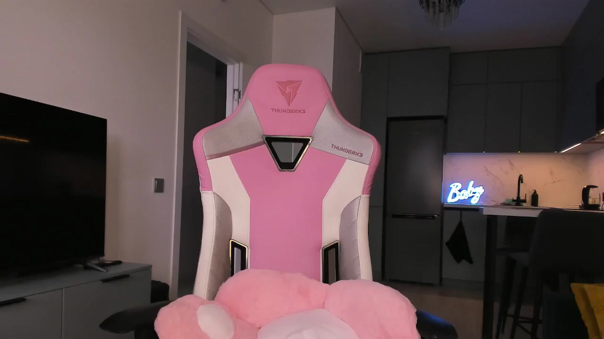 Gallery image thumbnail from wow_lovie's myfreecams stream on, 03/28/2025, 10:03 image 16 of 20