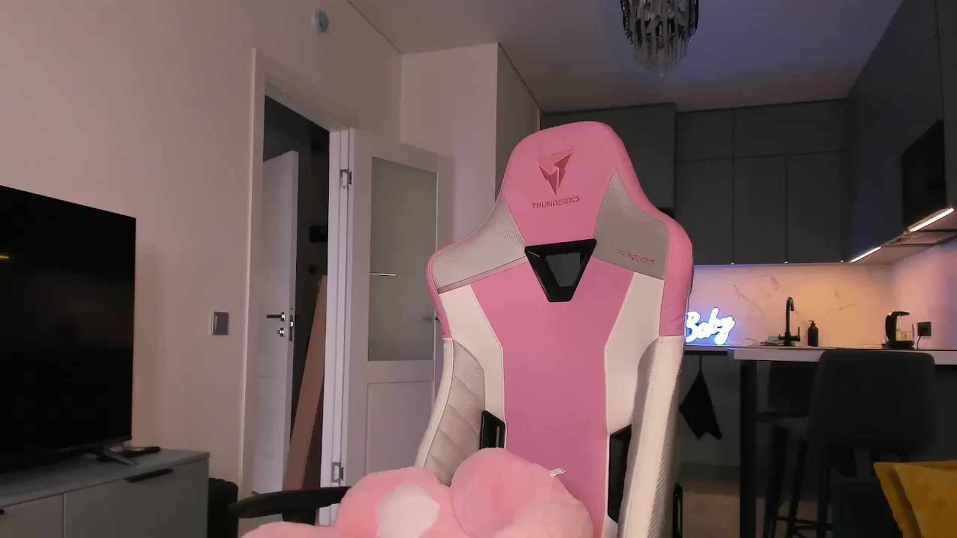 Gallery image thumbnail from wow_lovie's myfreecams stream on, 03/28/2025, 10:03 image 19 of 20